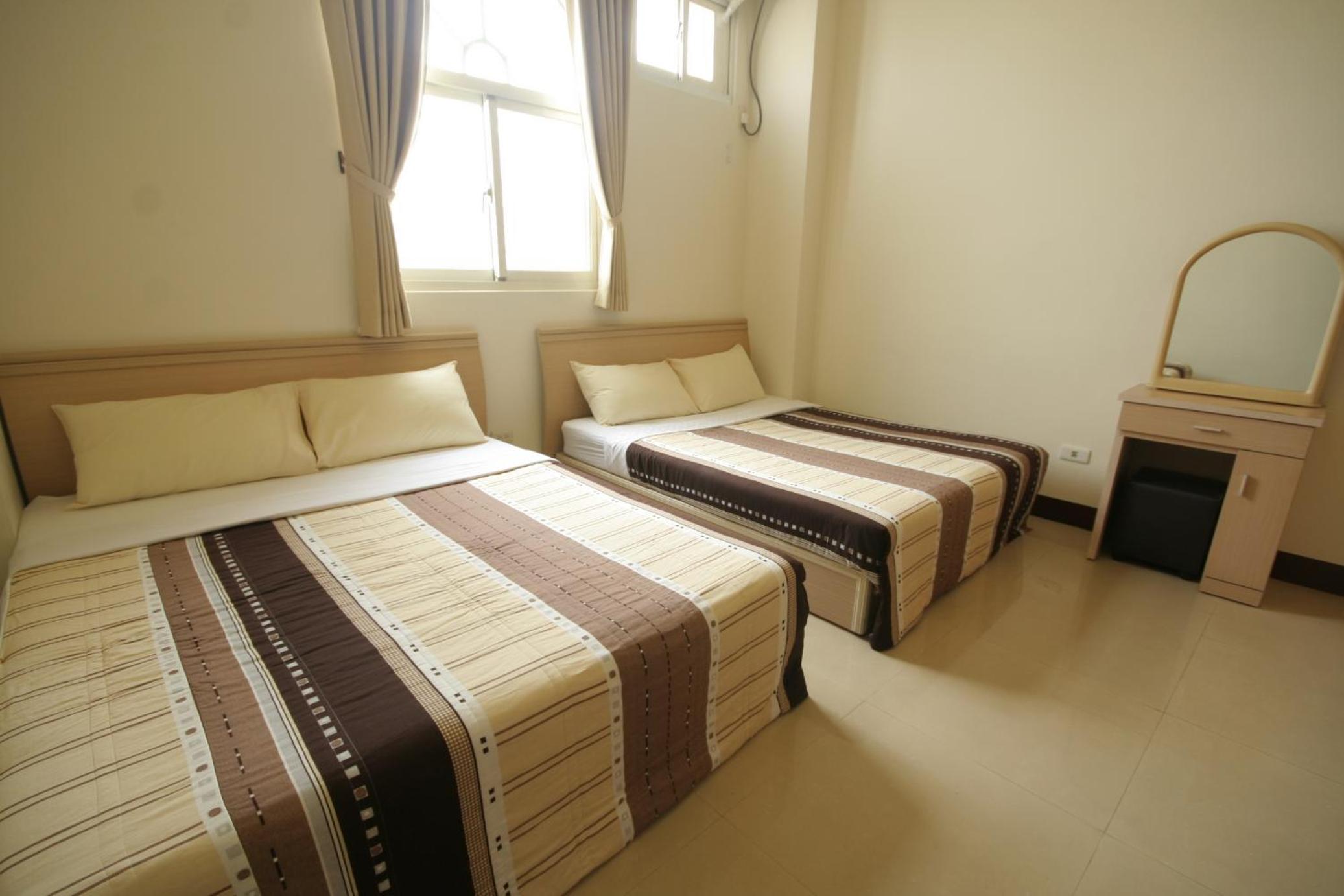 Quadruple Room - Photo 5