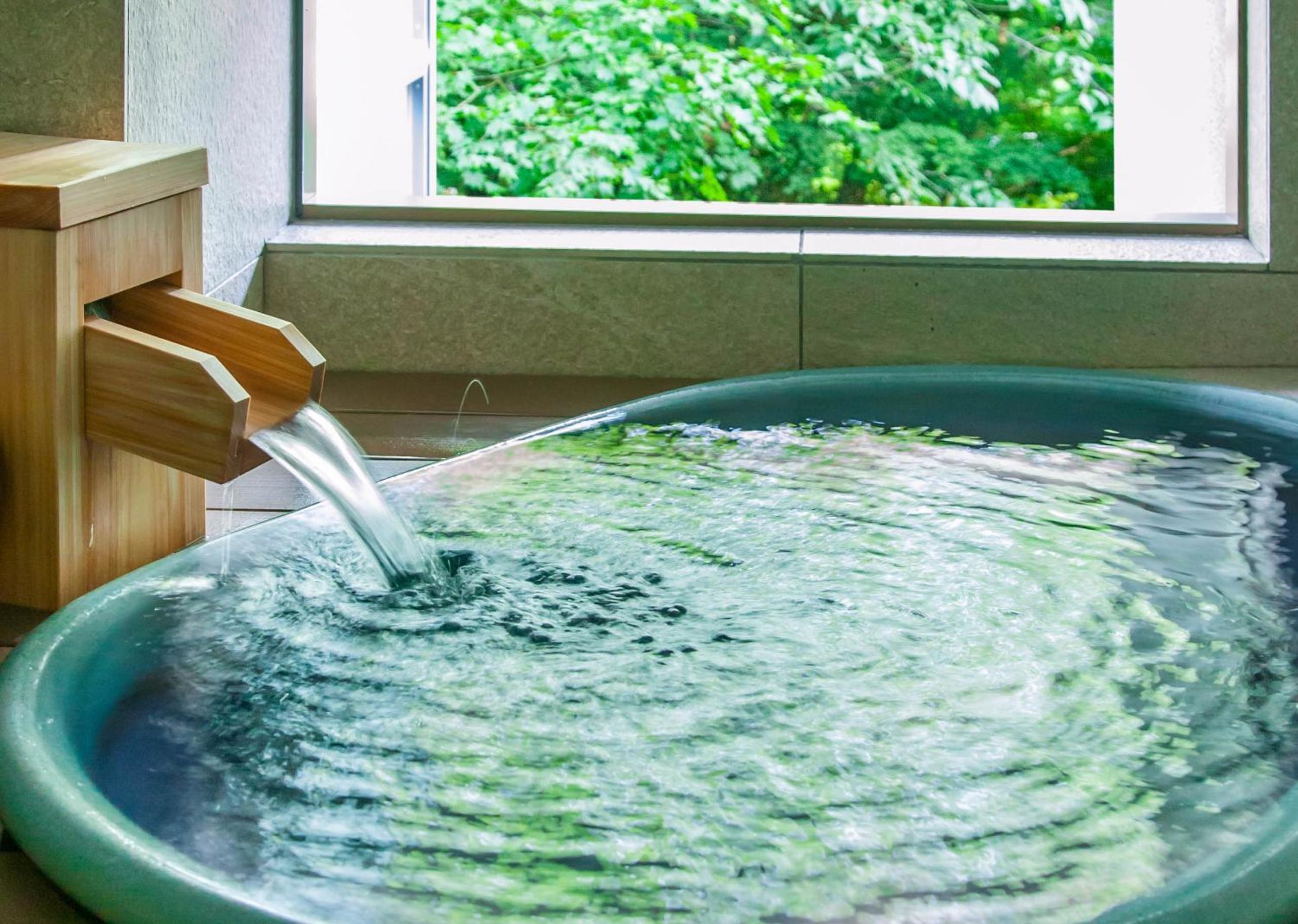 Deluxe Japanese-Style Room with Private Open-Air Bath photo 3
