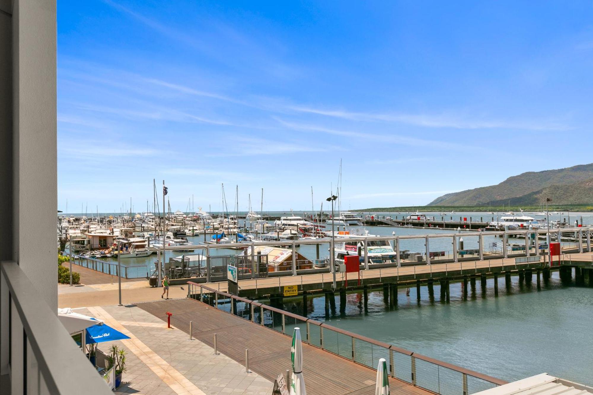 Two-Bedroom Apartment Premium Harbor View