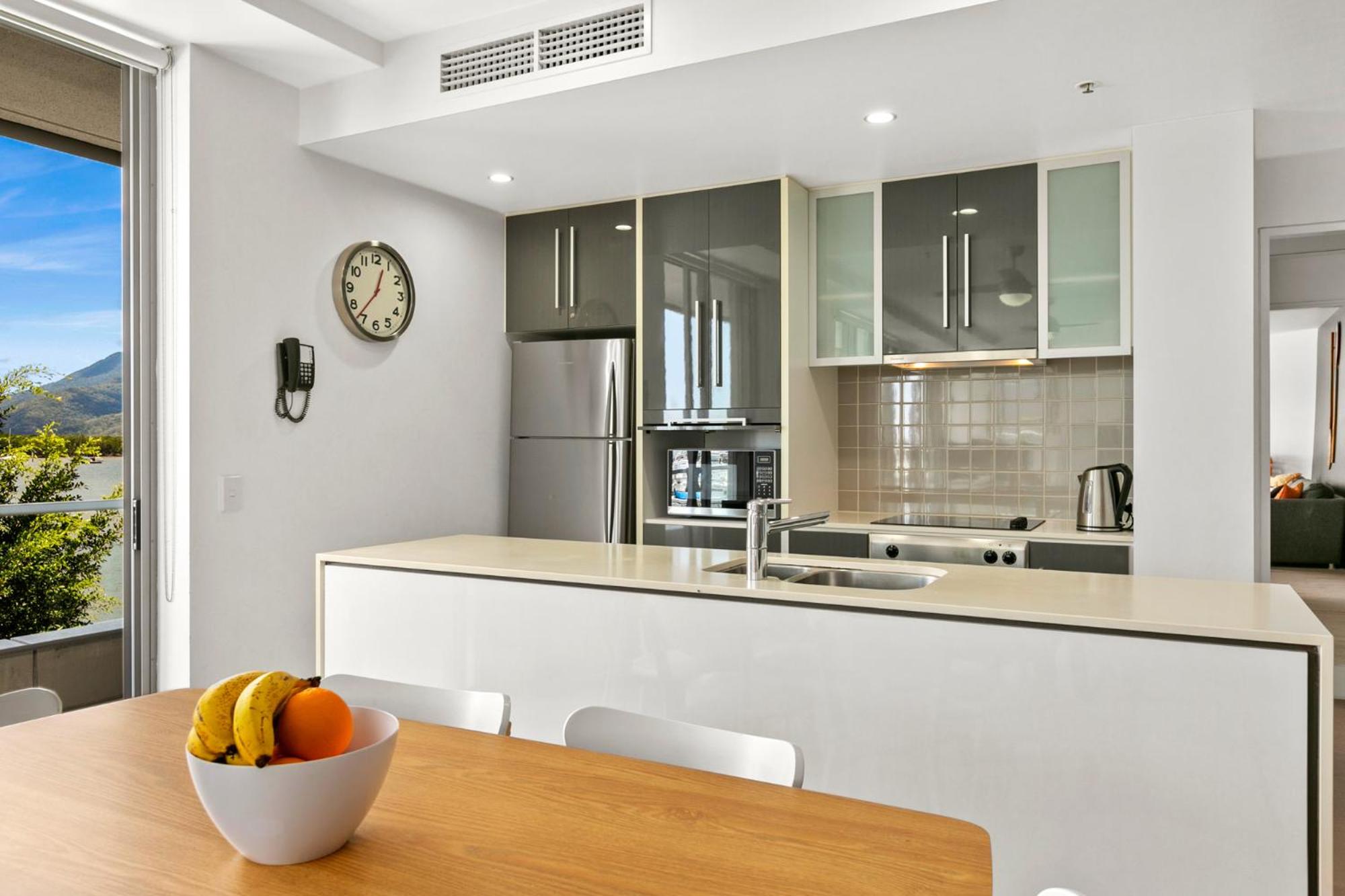 Two-Bedroom Apartment Premium Harbor View