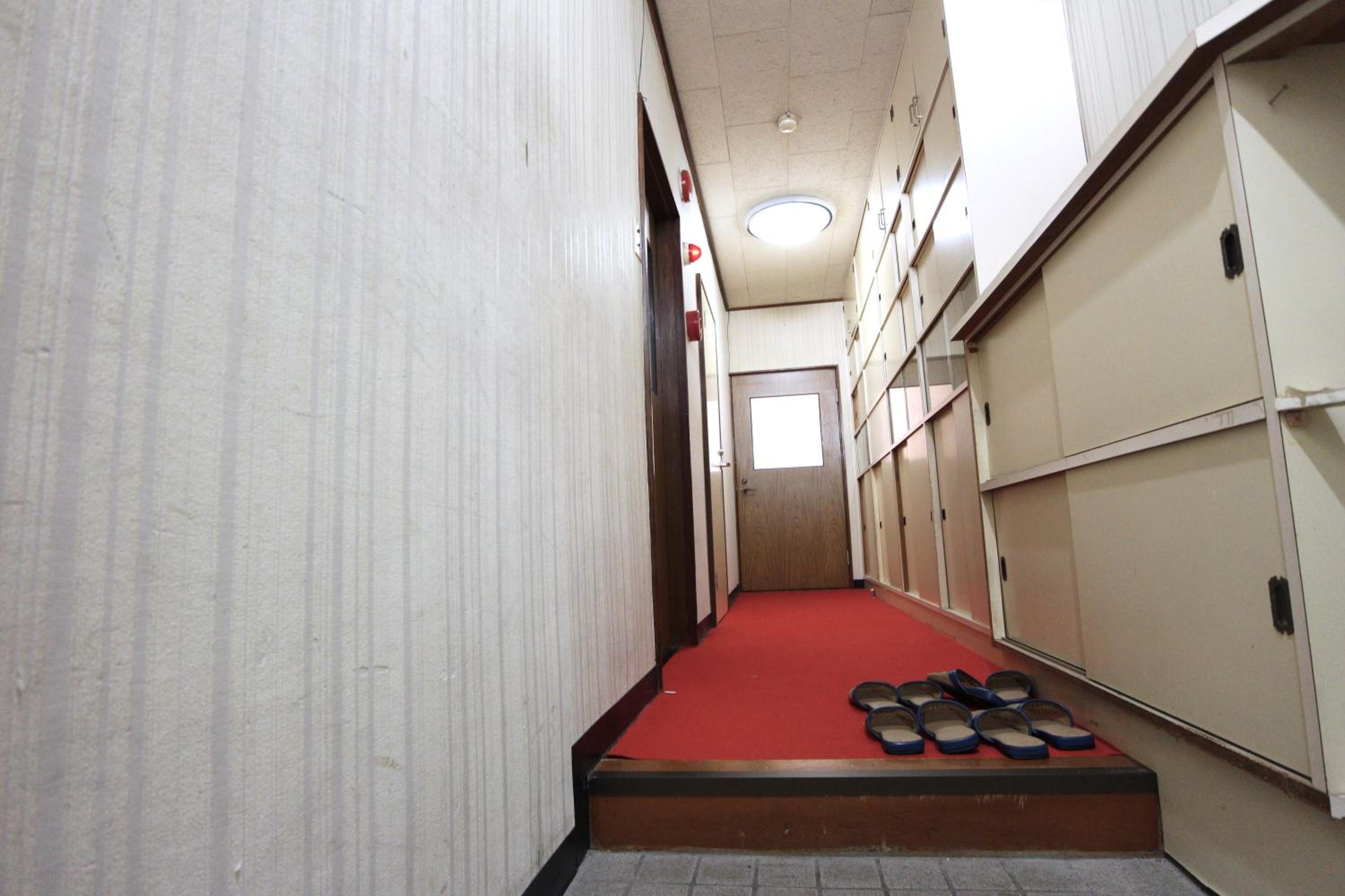 Family Room with Private Bathroom - Photo 25