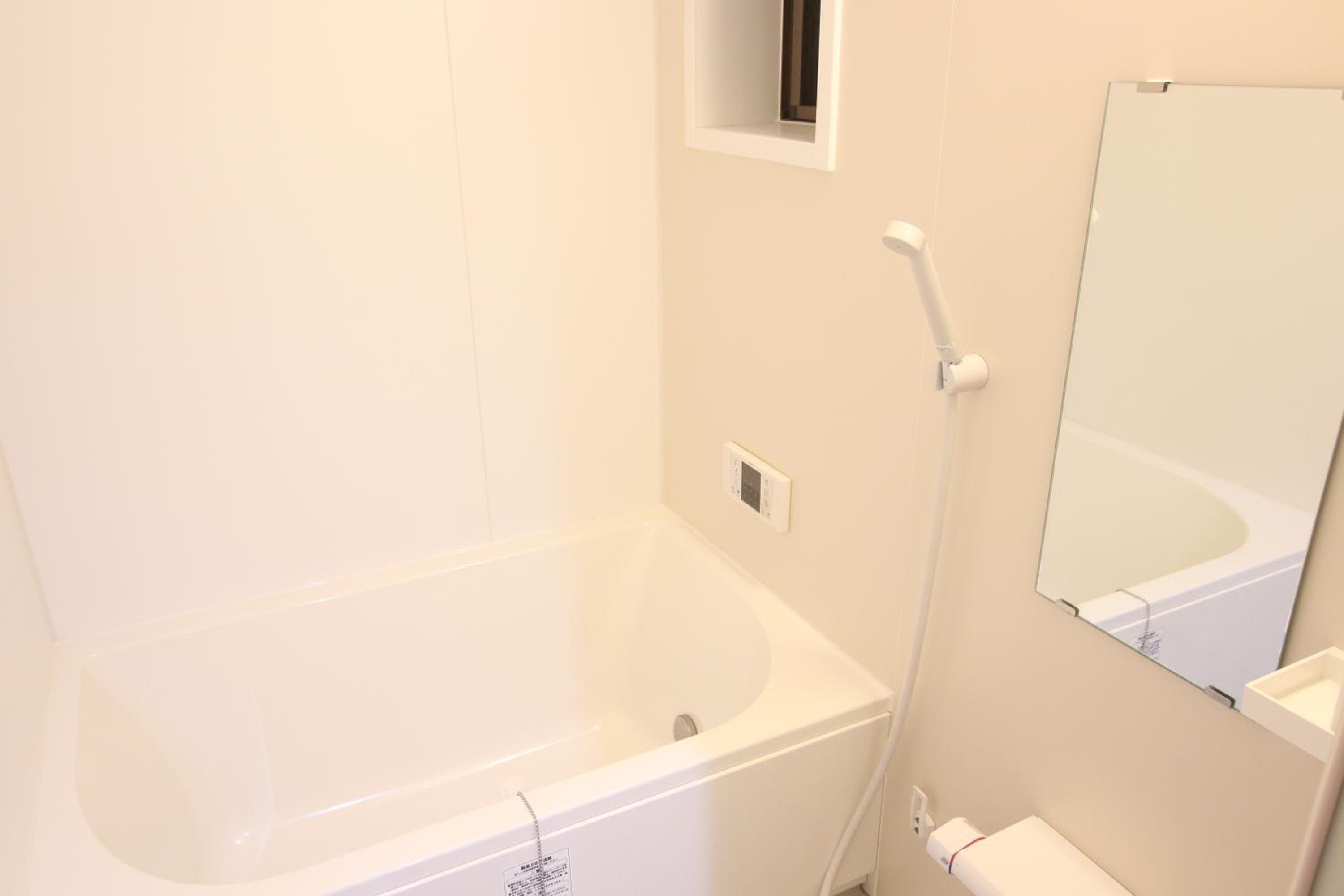 Deluxe Room thumbnail 5