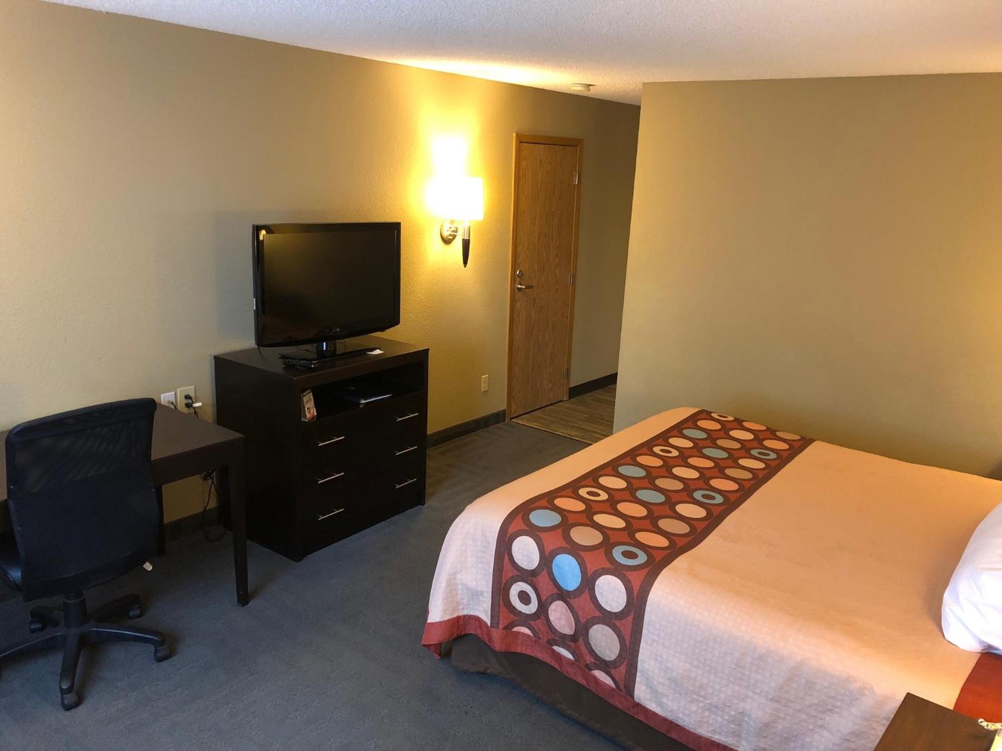 King Room - Mobility Access/Non-Smoking - Photo 4