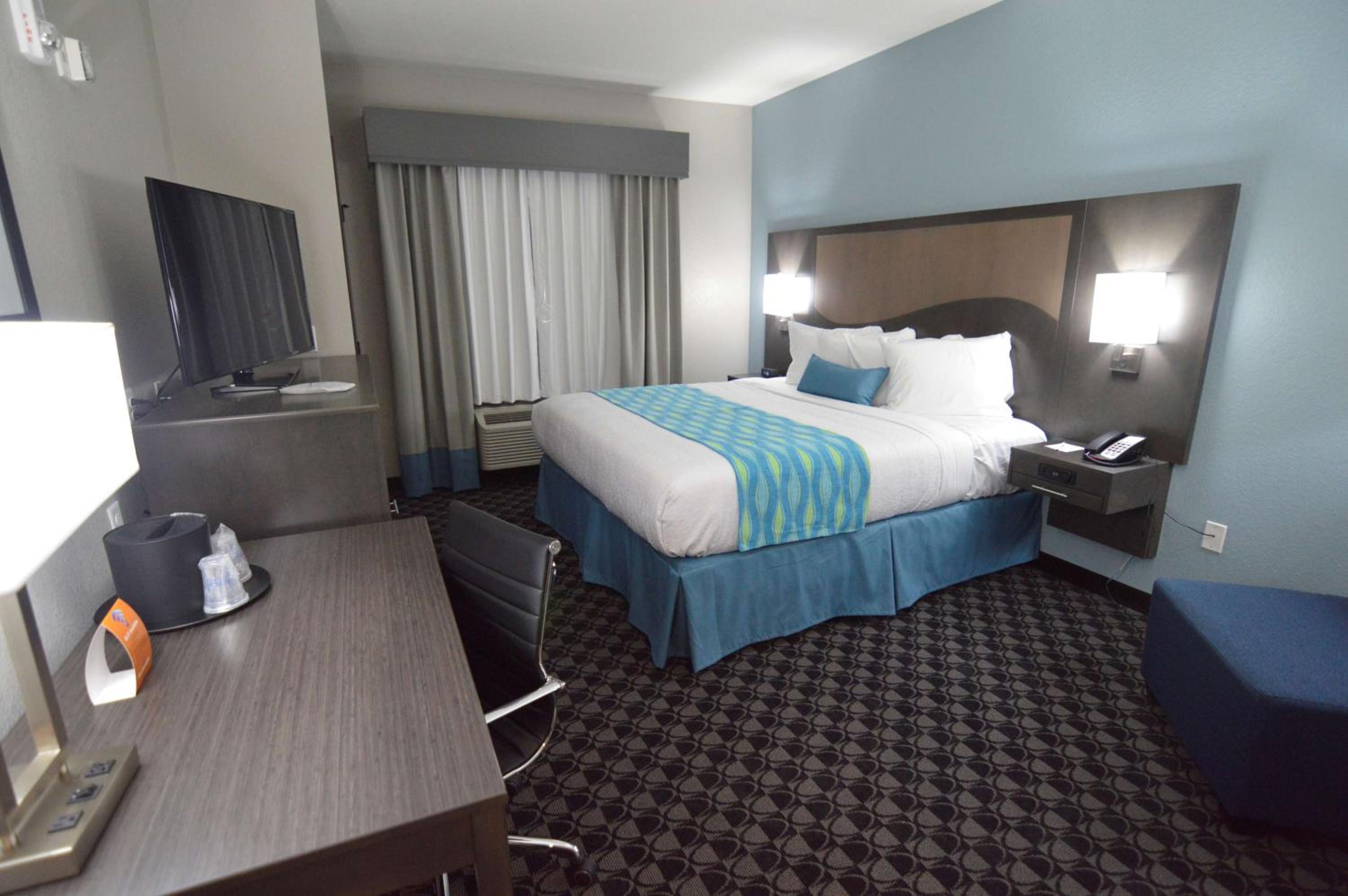 King Room with Bath Tub - Disability Access/Non-Smoking