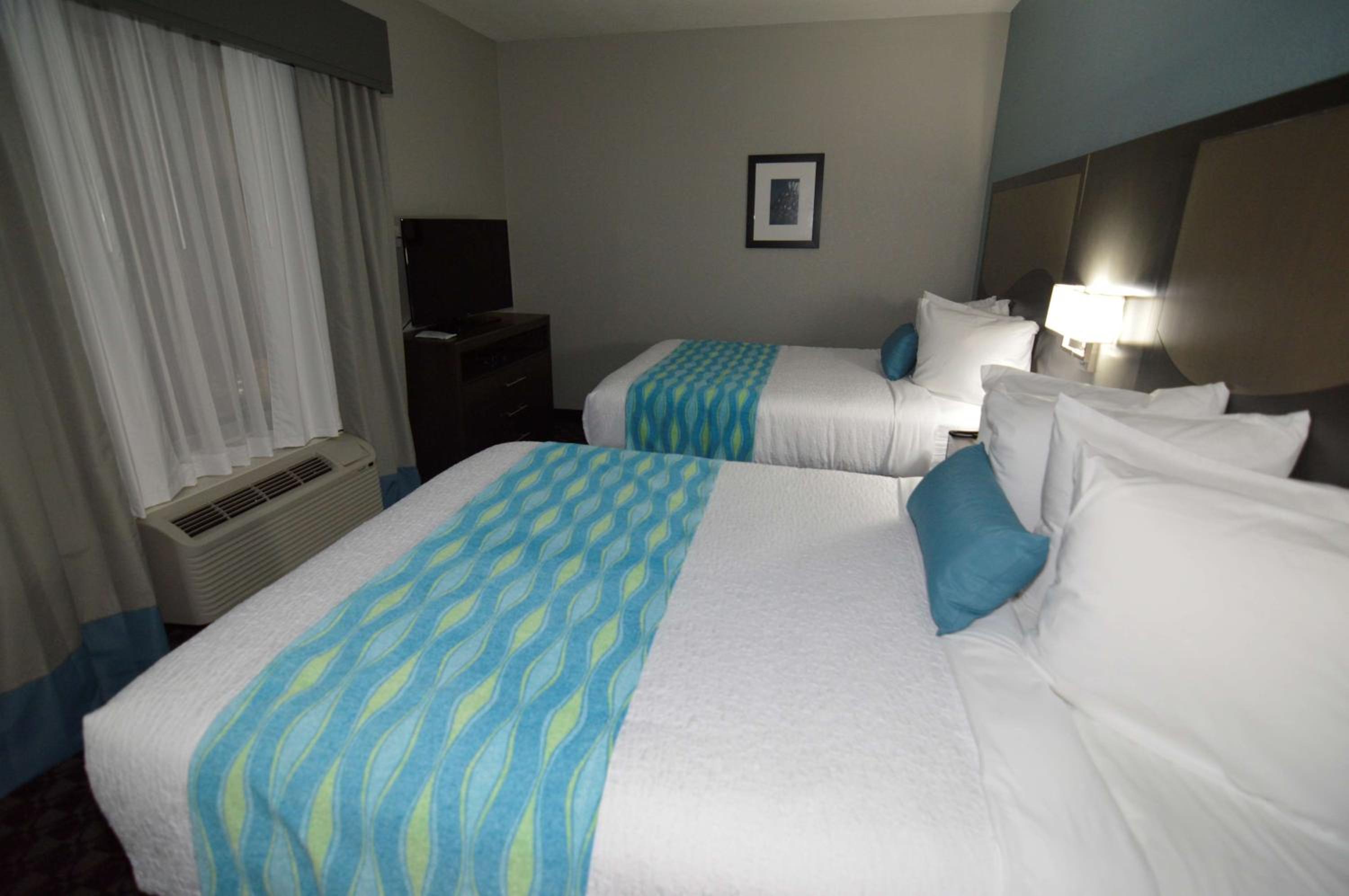 Suite with Two Queen Beds photo 2
