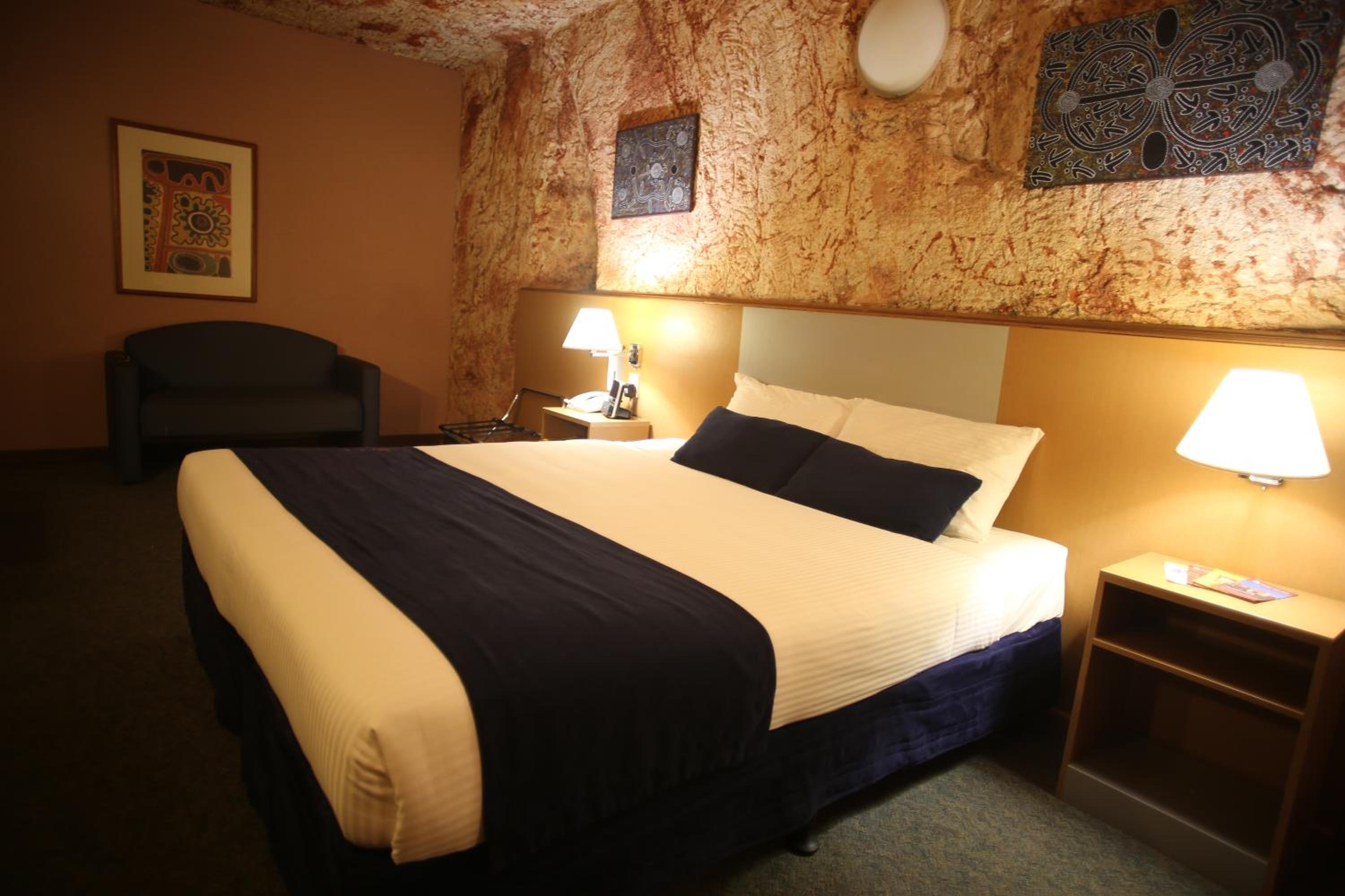 Queen Room - Aboveground - Photo 5