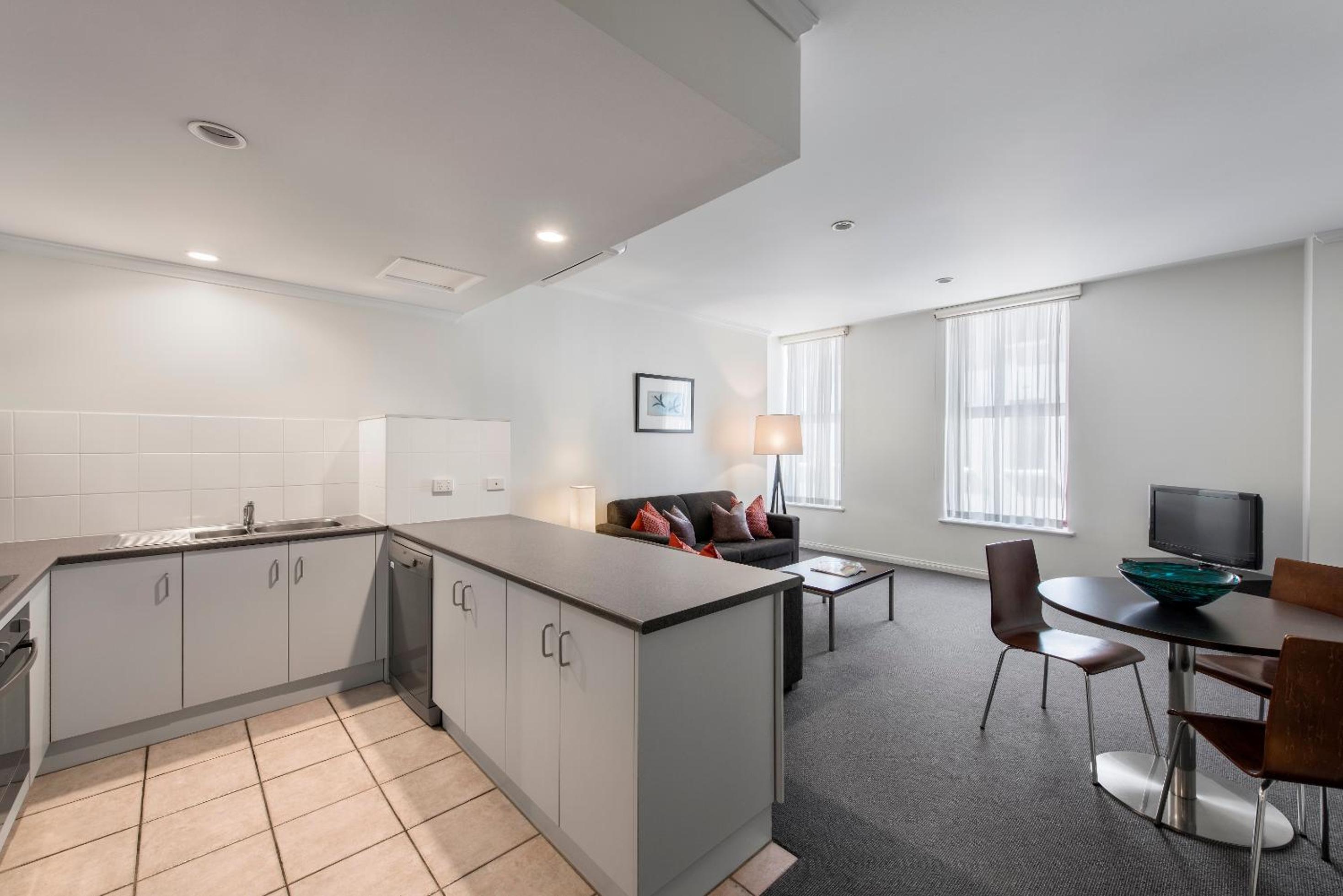 One-Bedroom Apartment - Photo 6