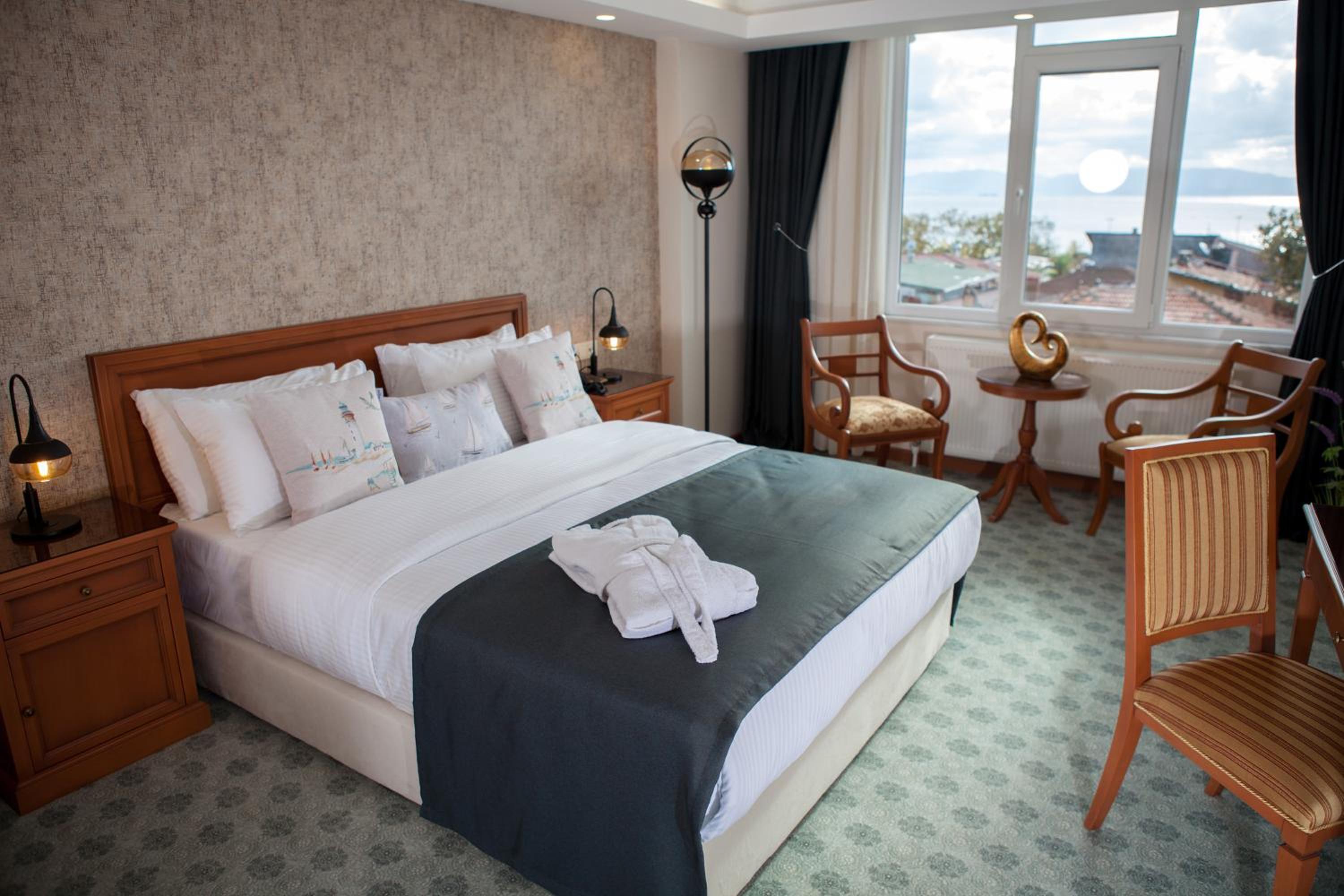 Queen Room - Photo 1