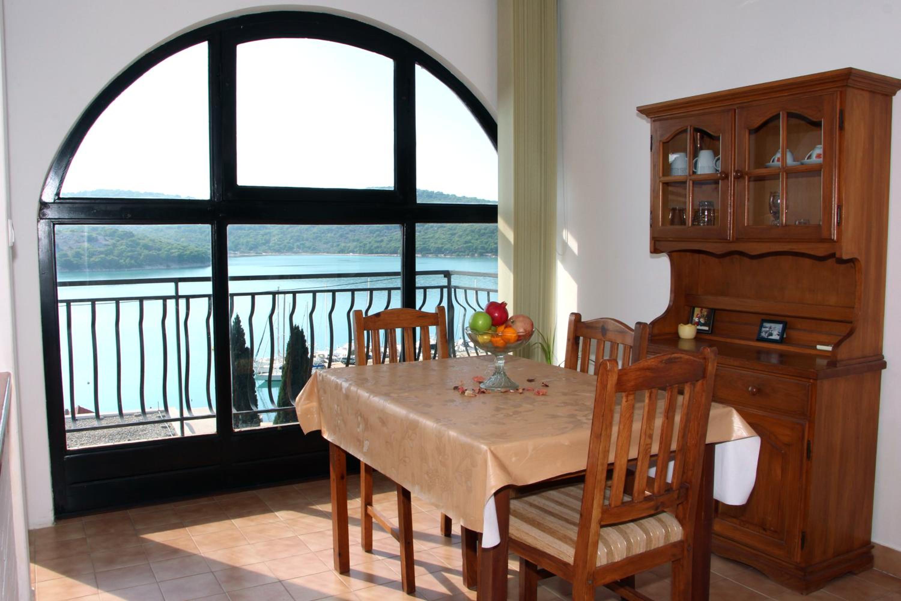 One-Bedroom Apartment With Balcony and Sea View  (3 Adults) - Photo 5