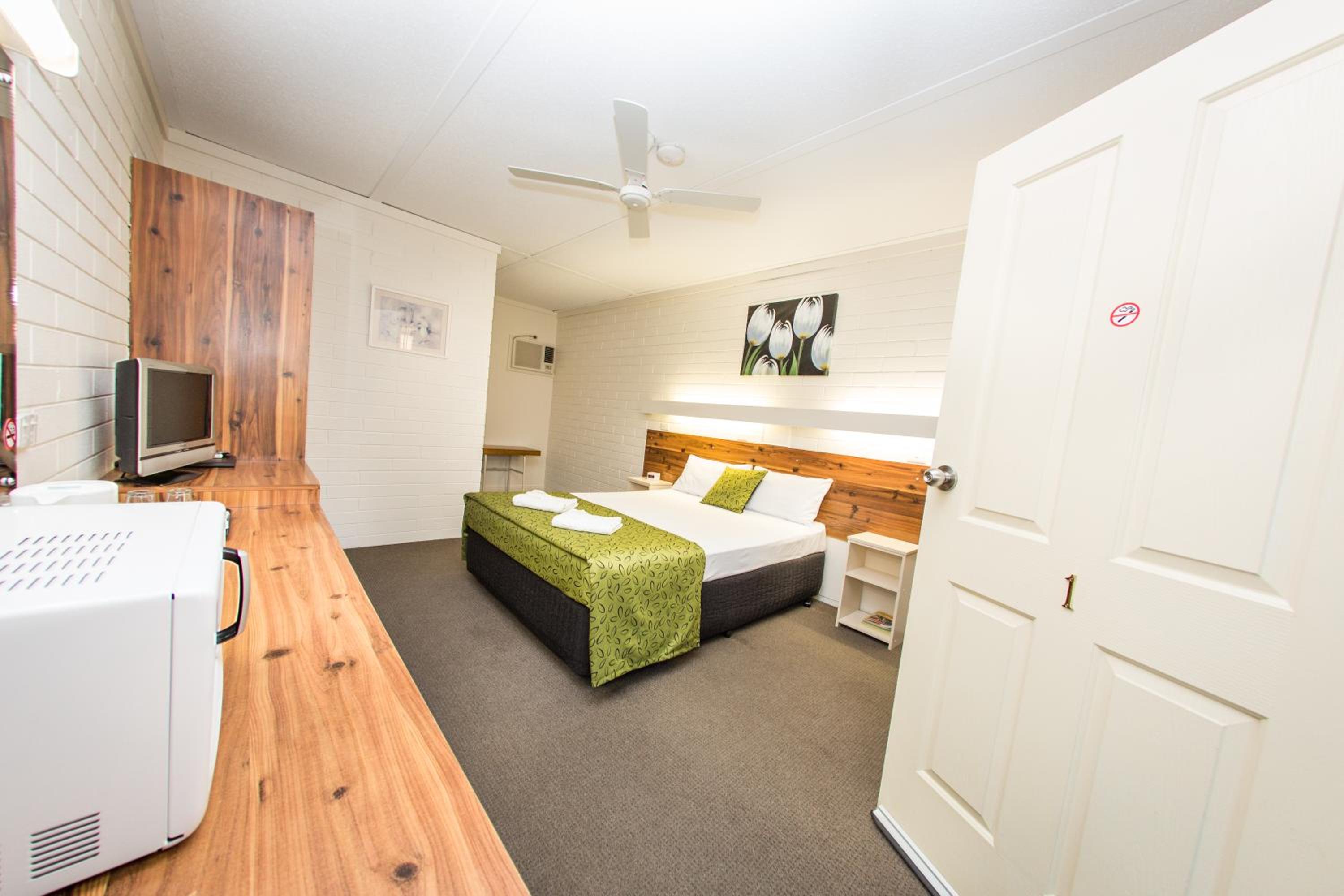 Queen Room - Photo 2
