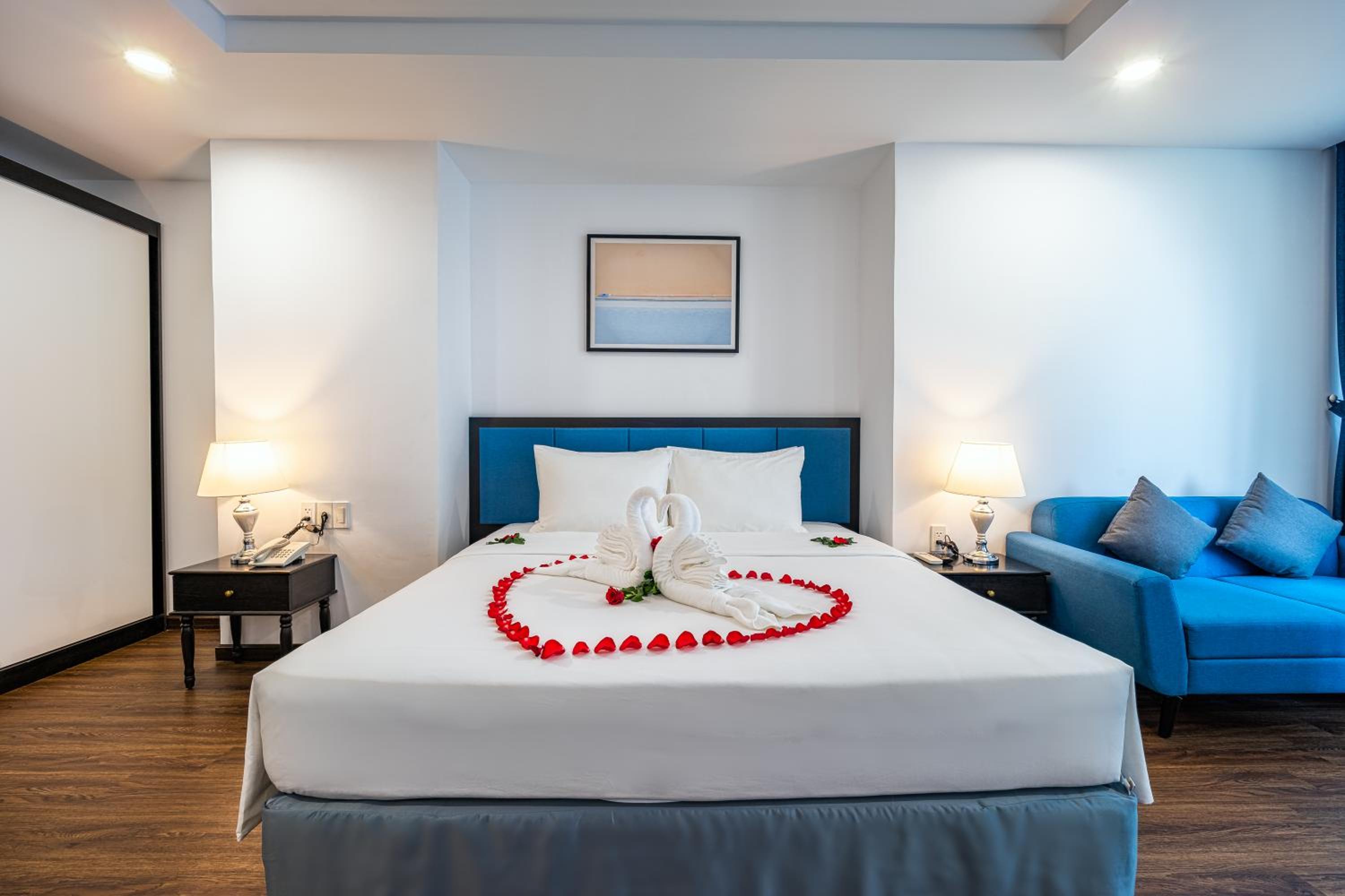 Deluxe Double Or Twin Room With City View