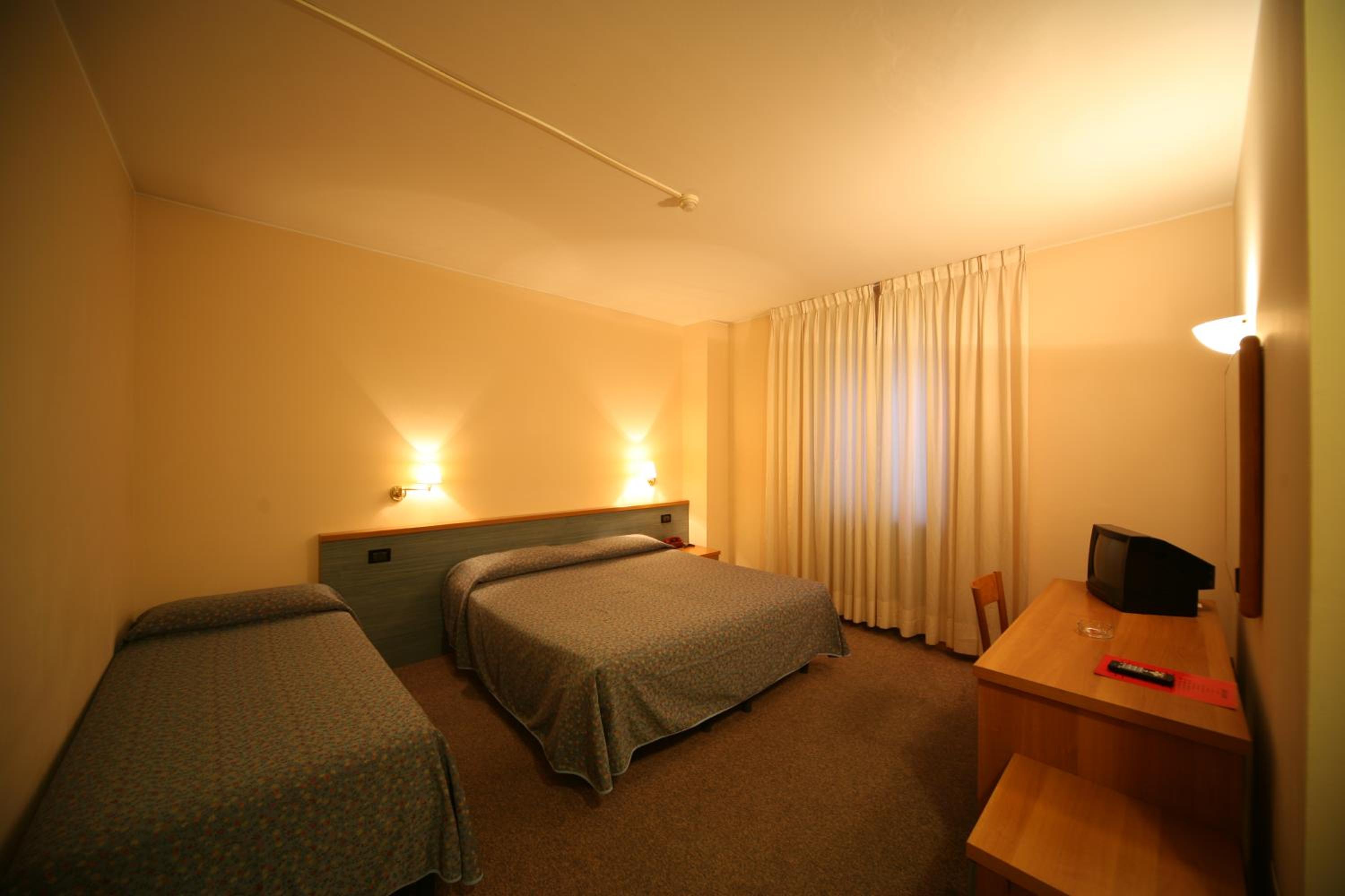 Triple Room - Photo 2
