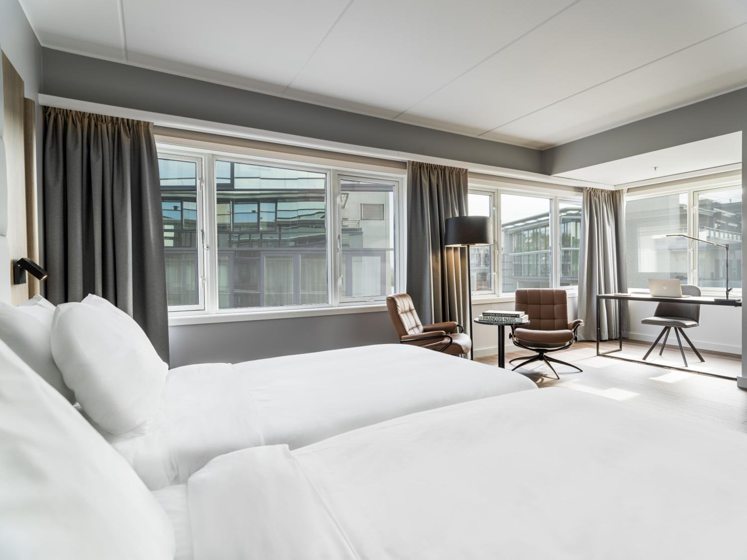 Premium Room - Photo 13