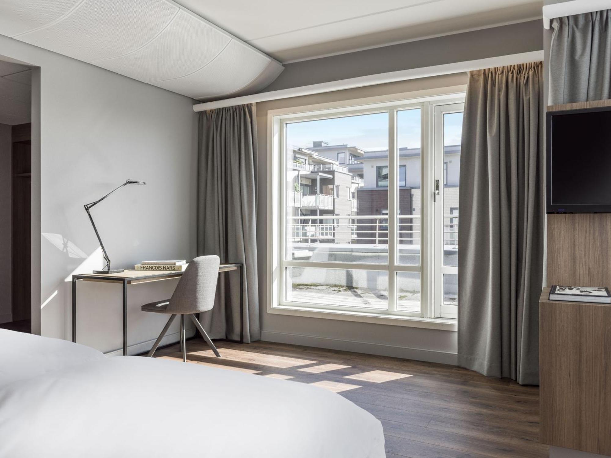 Premium Room - Photo 11
