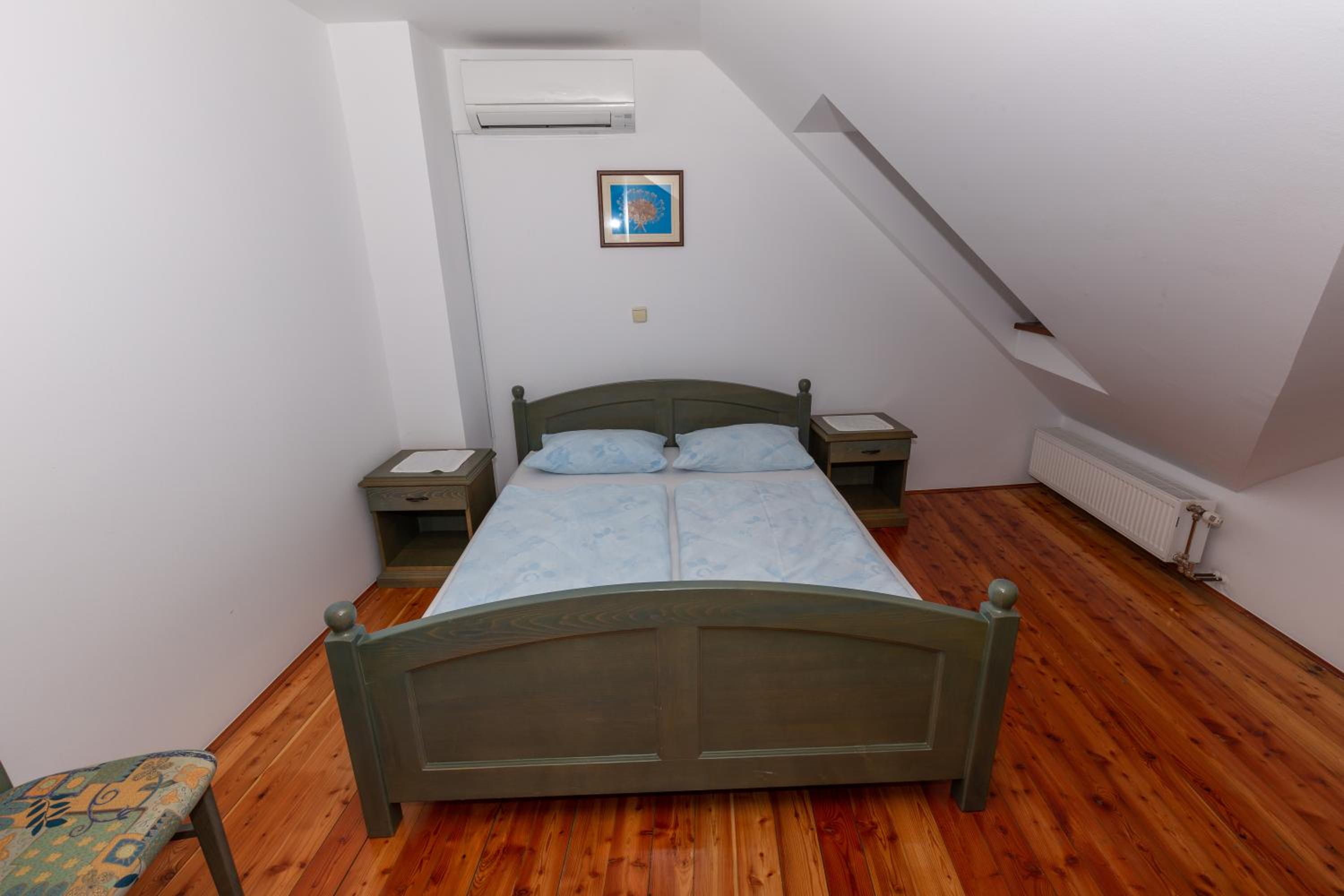 Standard Double Room - Photo 10
