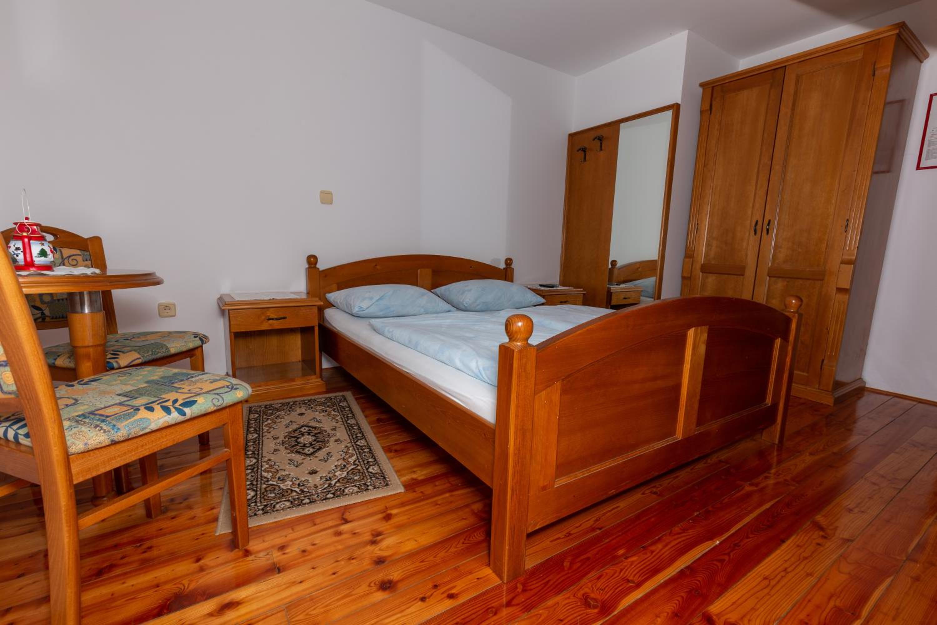 Standard Double Room - Photo 4