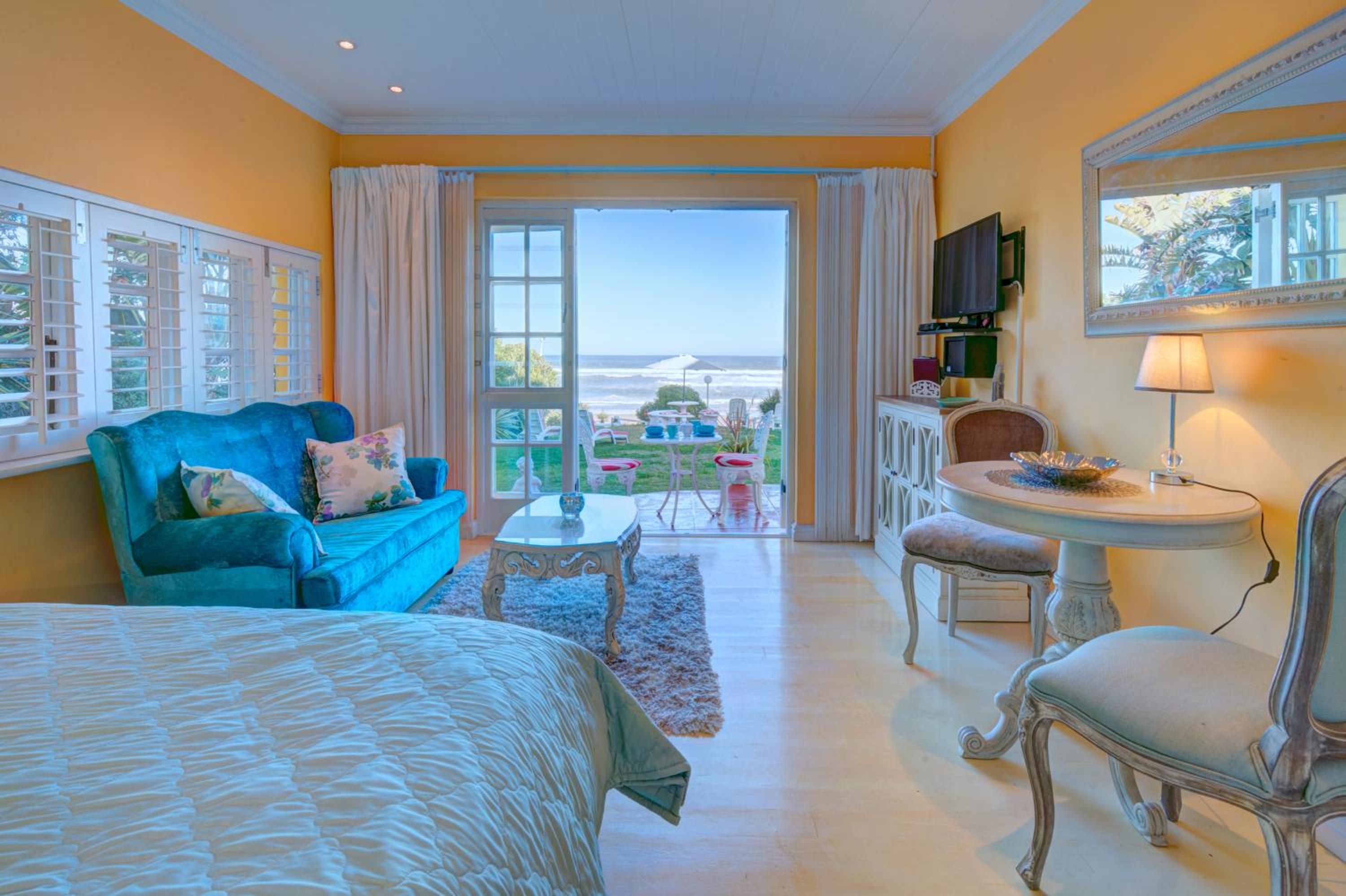 Deluxe Suite with Spa Bath