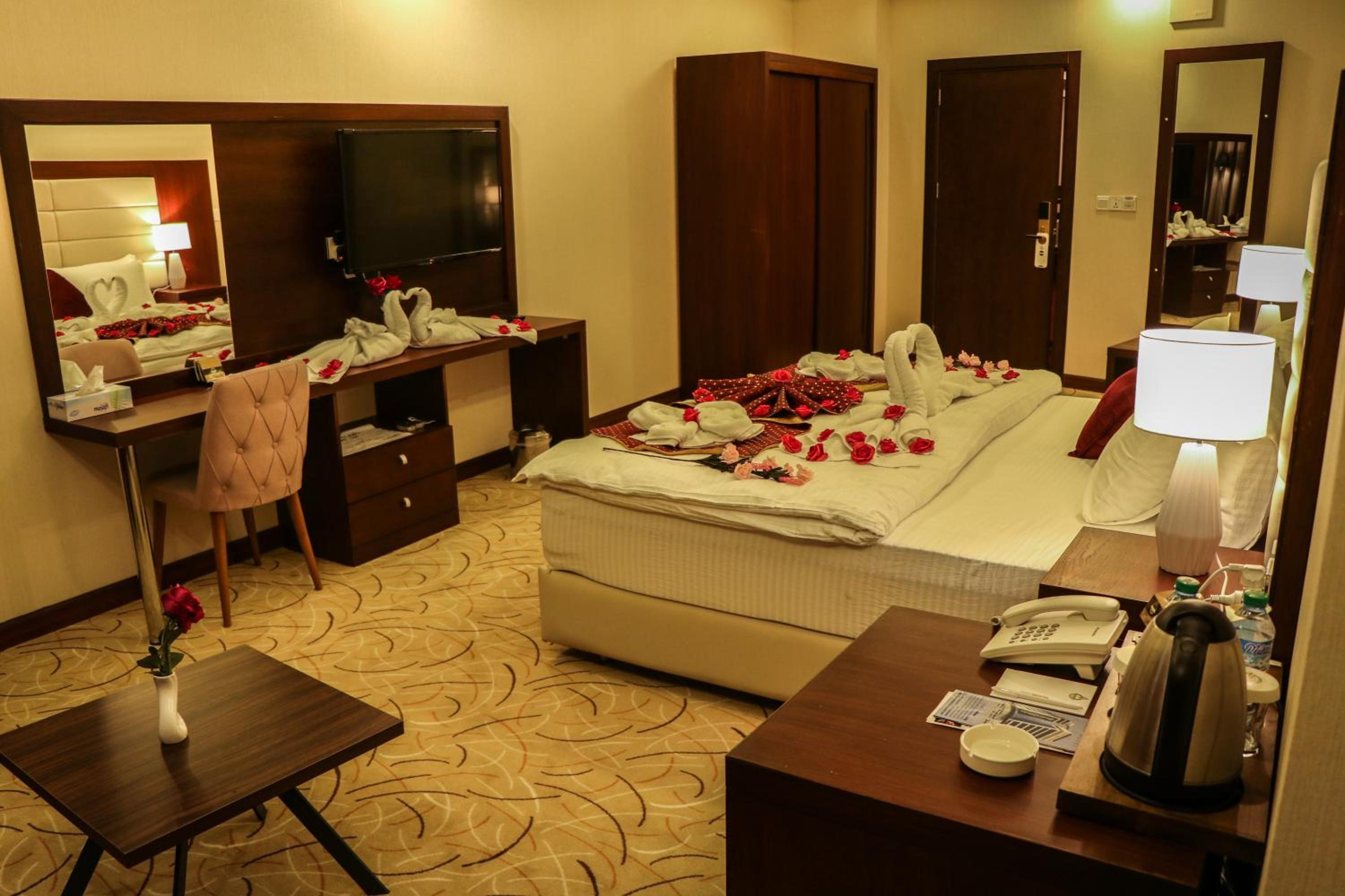 Deluxe Double Room With Two Double Beds photo 1
