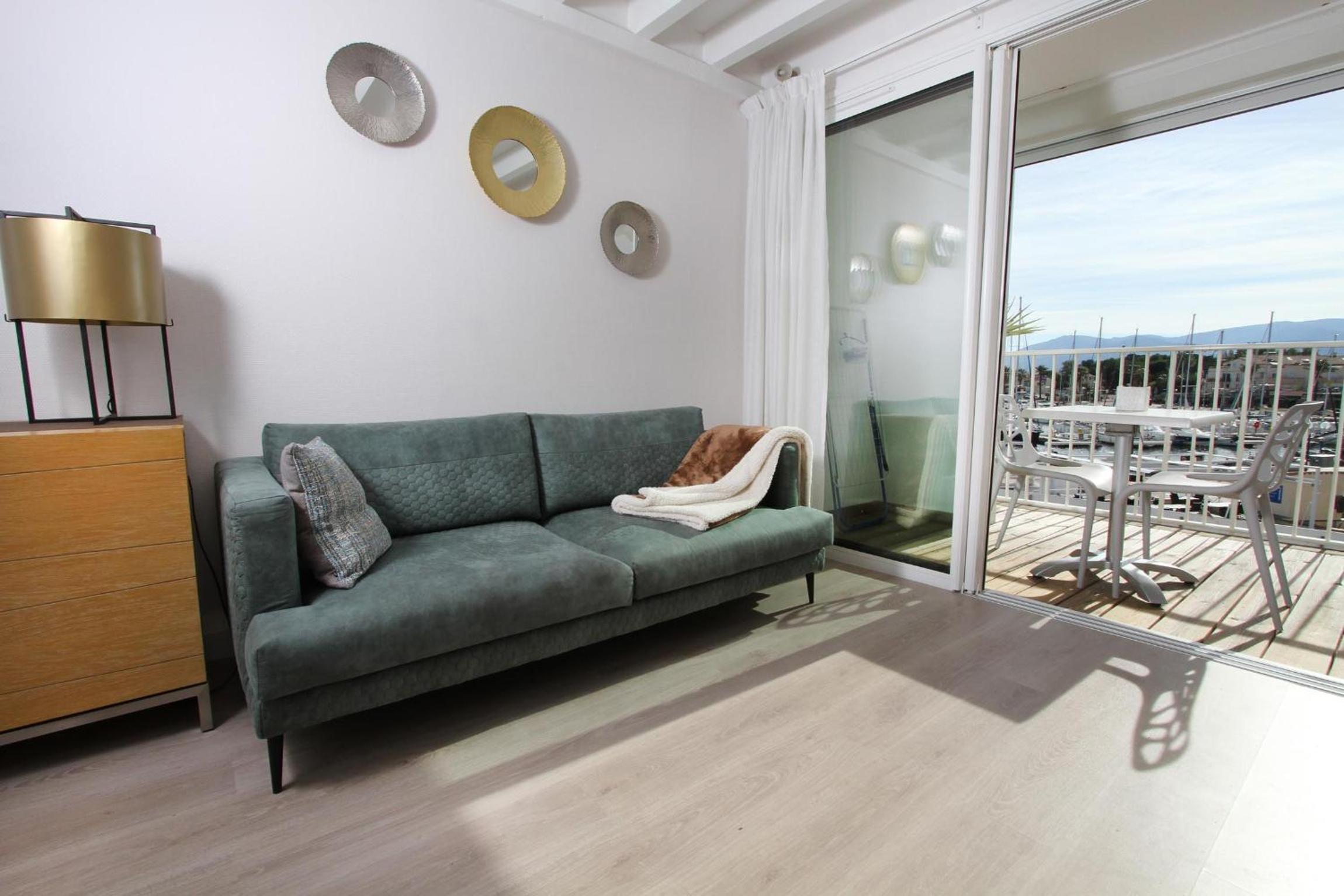 Duplex Apartment with View - Photo 1