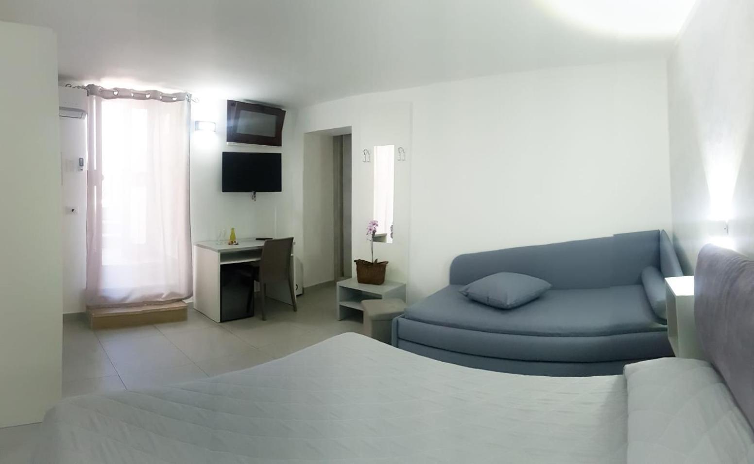 Standard Double Room photo 2