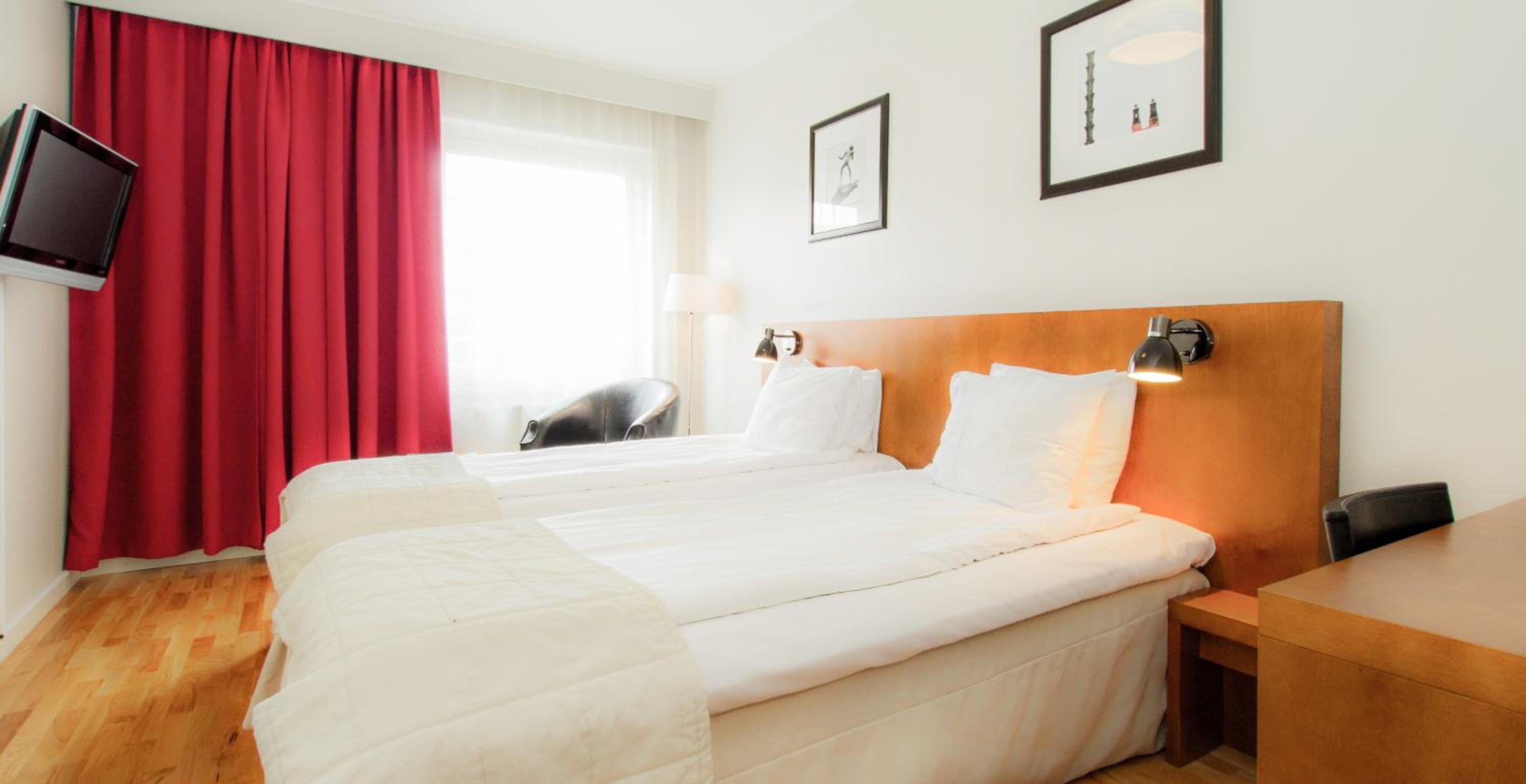 Standard Twin Room - Photo 8