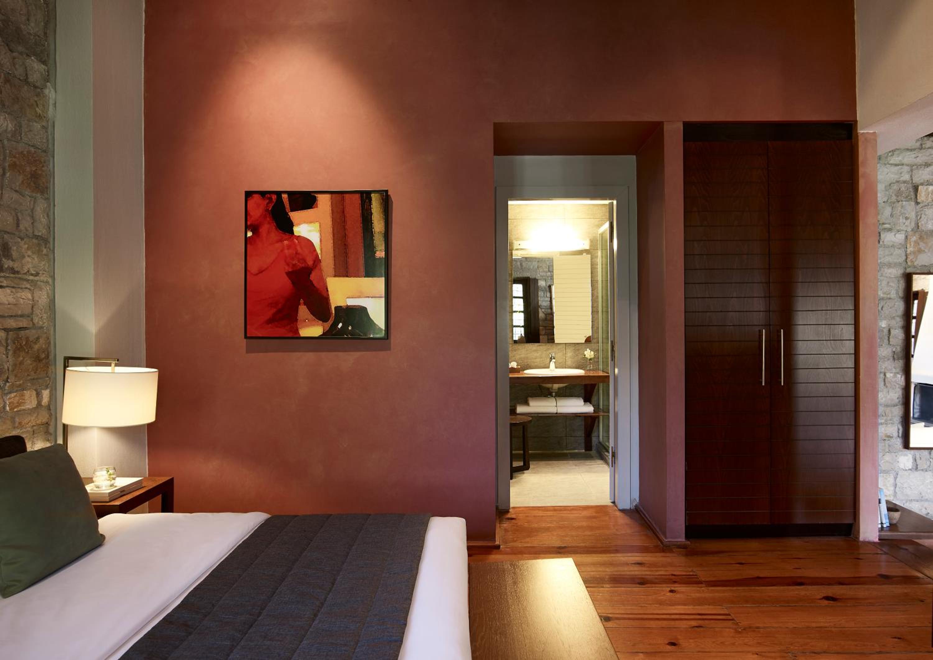 Executive Suite - Photo 1