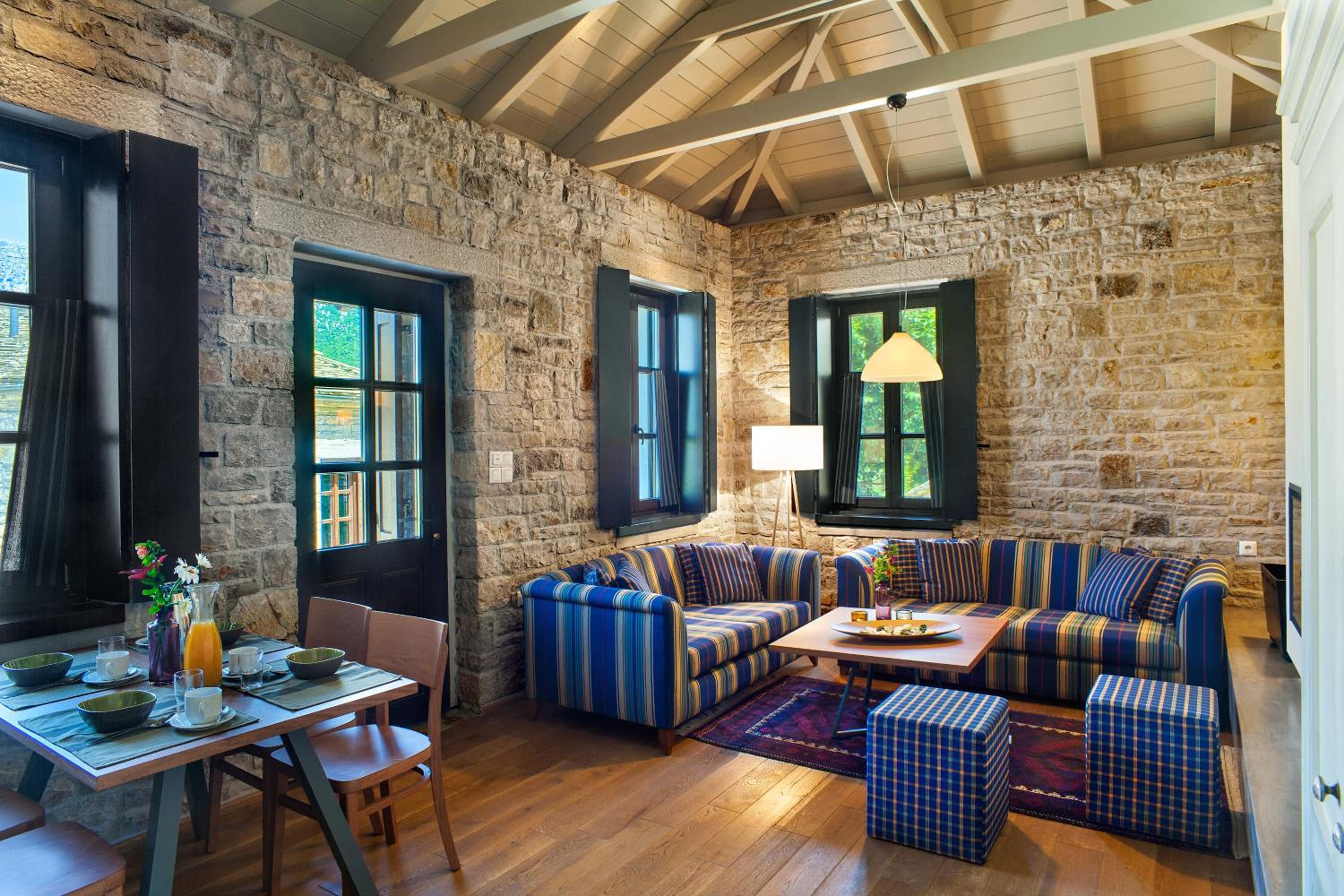 Executive Suite - Photo 2