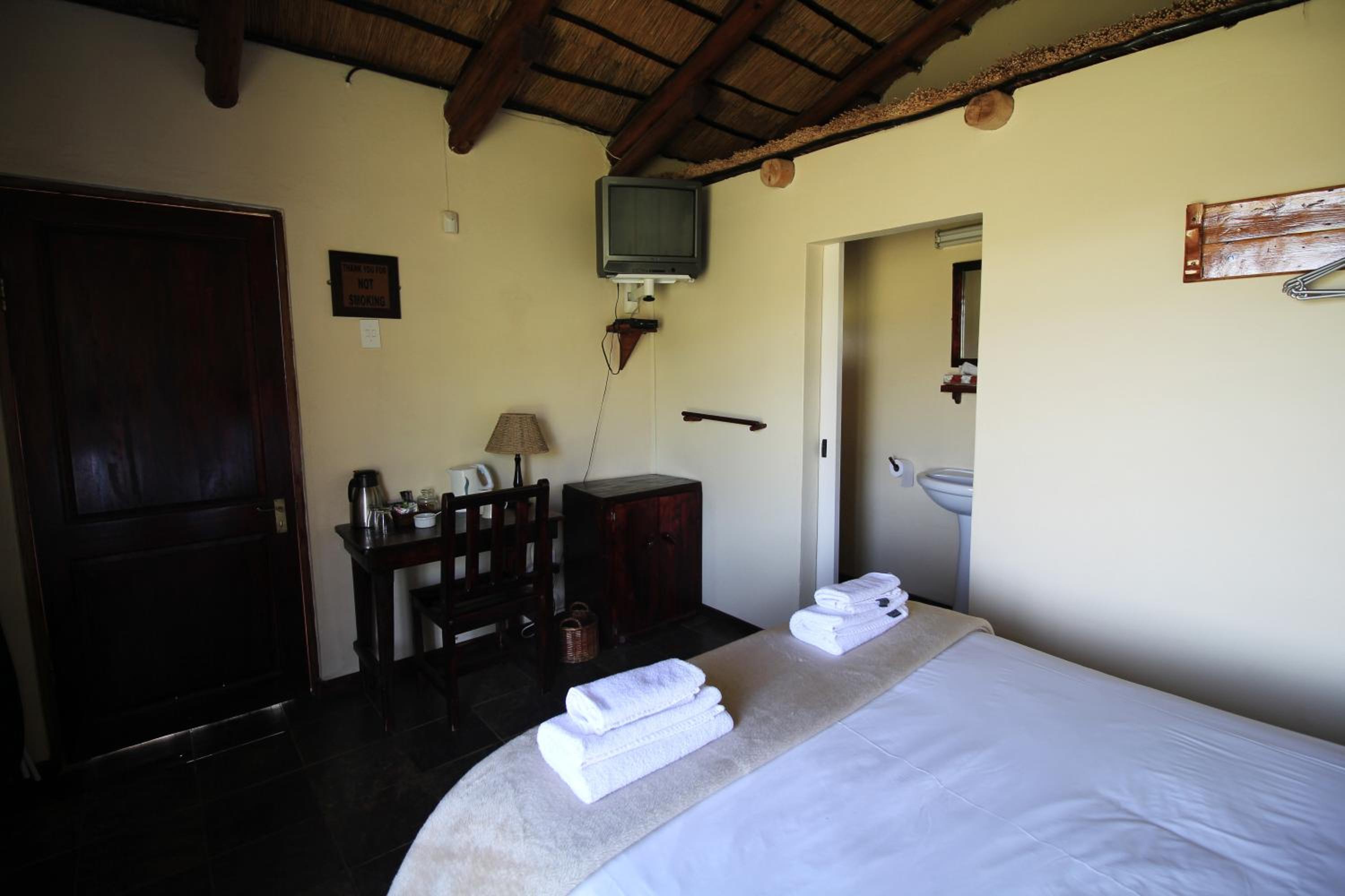 Standard Double Room - Photo 4