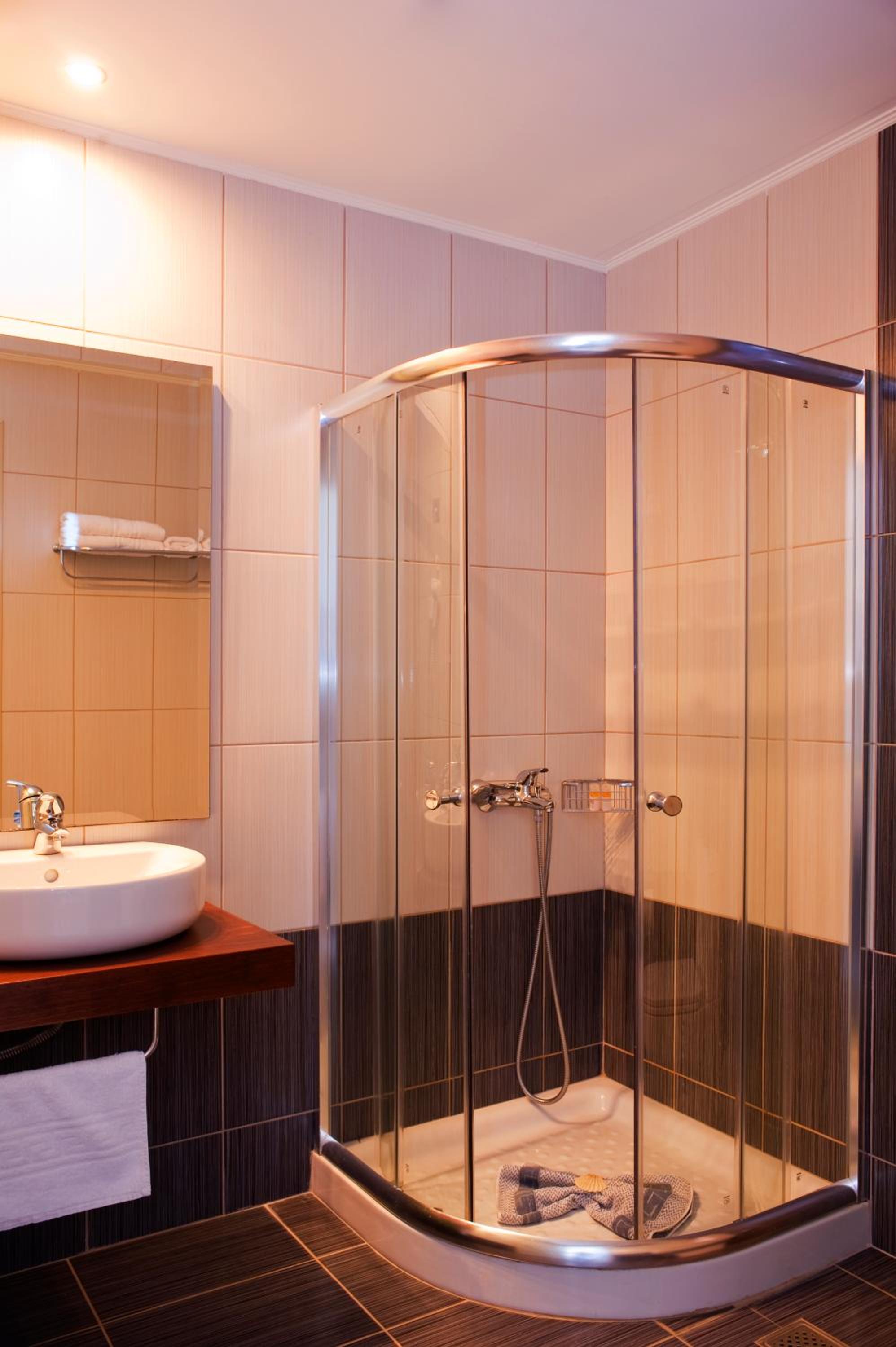 Double or Twin Room with Side Sea View photo 3