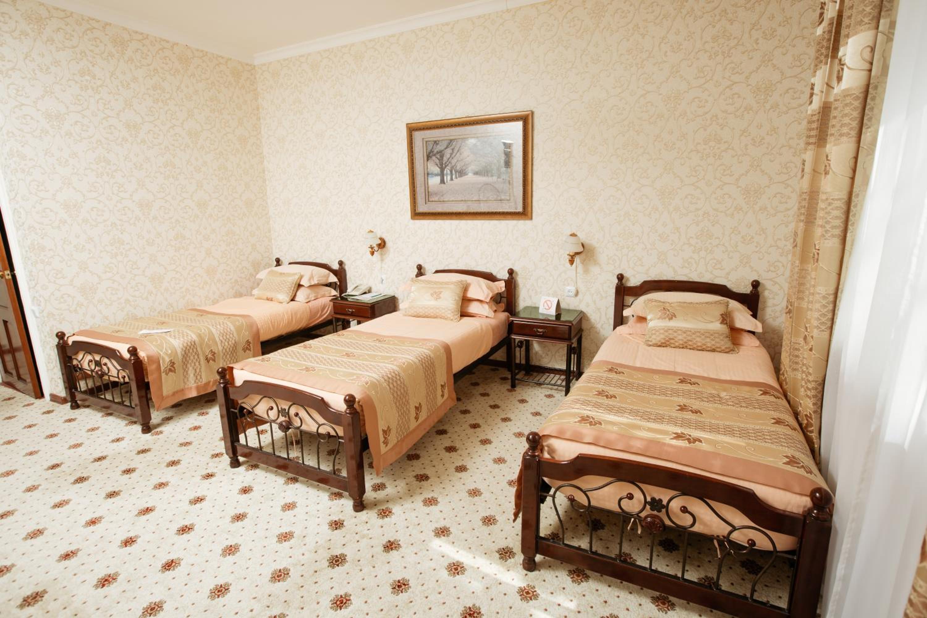Standard Triple Room photo 2