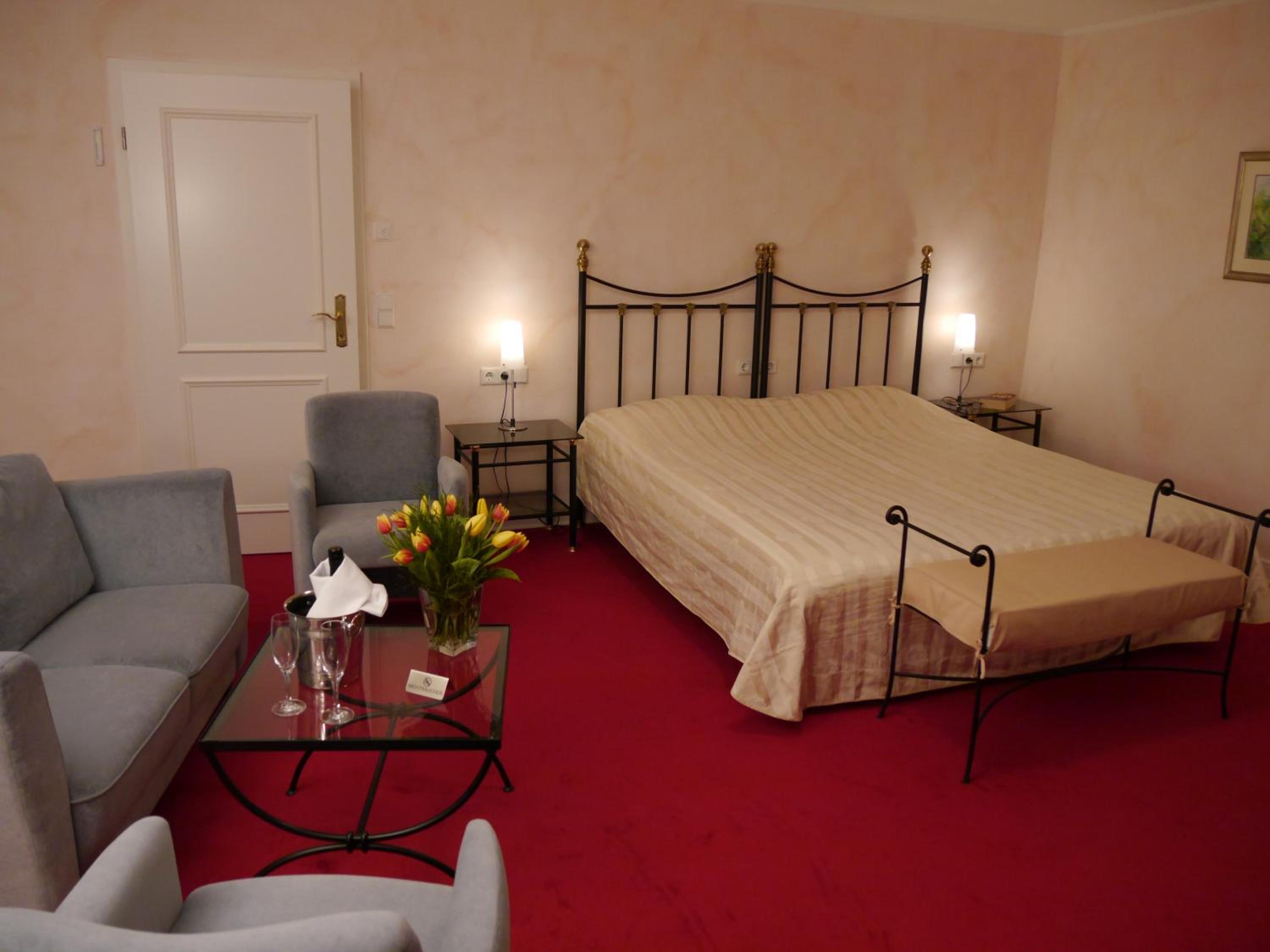 Large Double or Twin Room photo 2