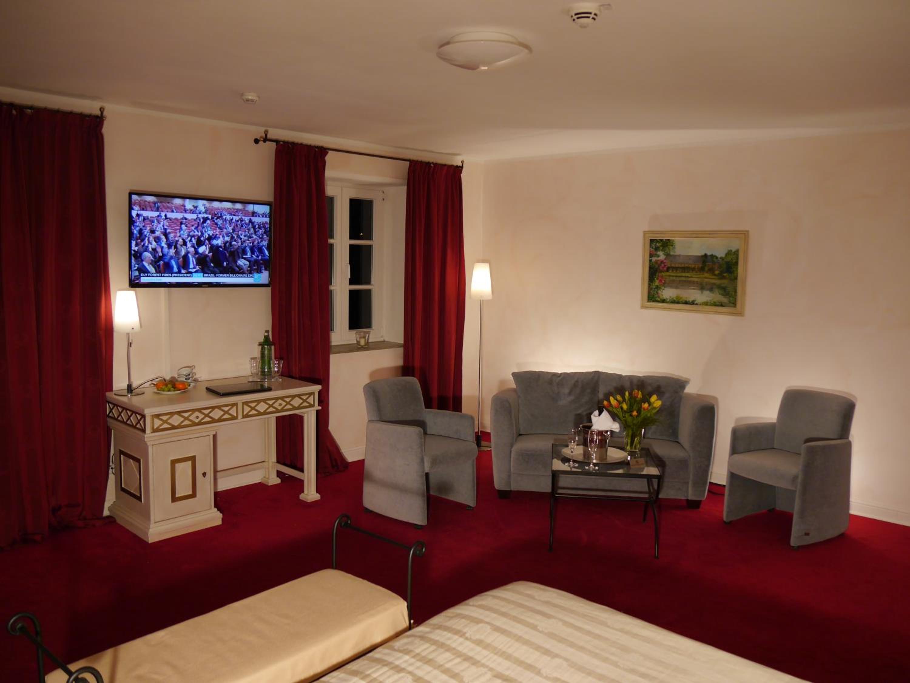 Large Double or Twin Room photo 1