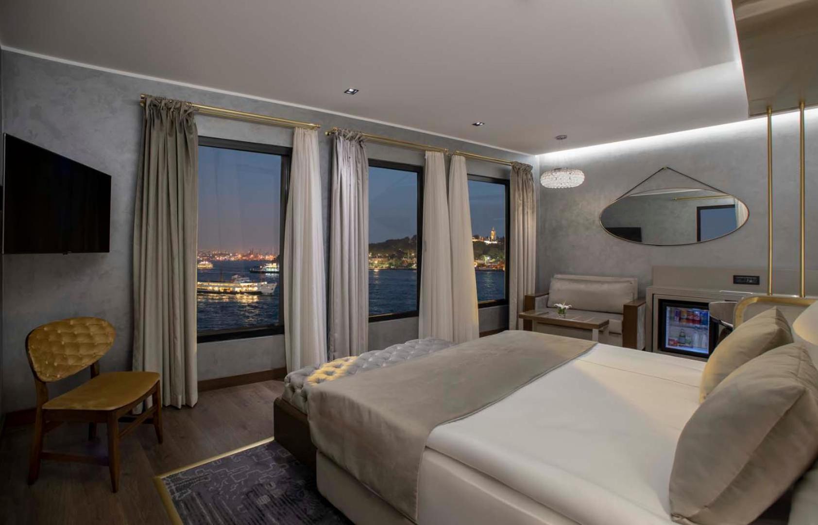 Corner Suite Room with Sea View photo 1