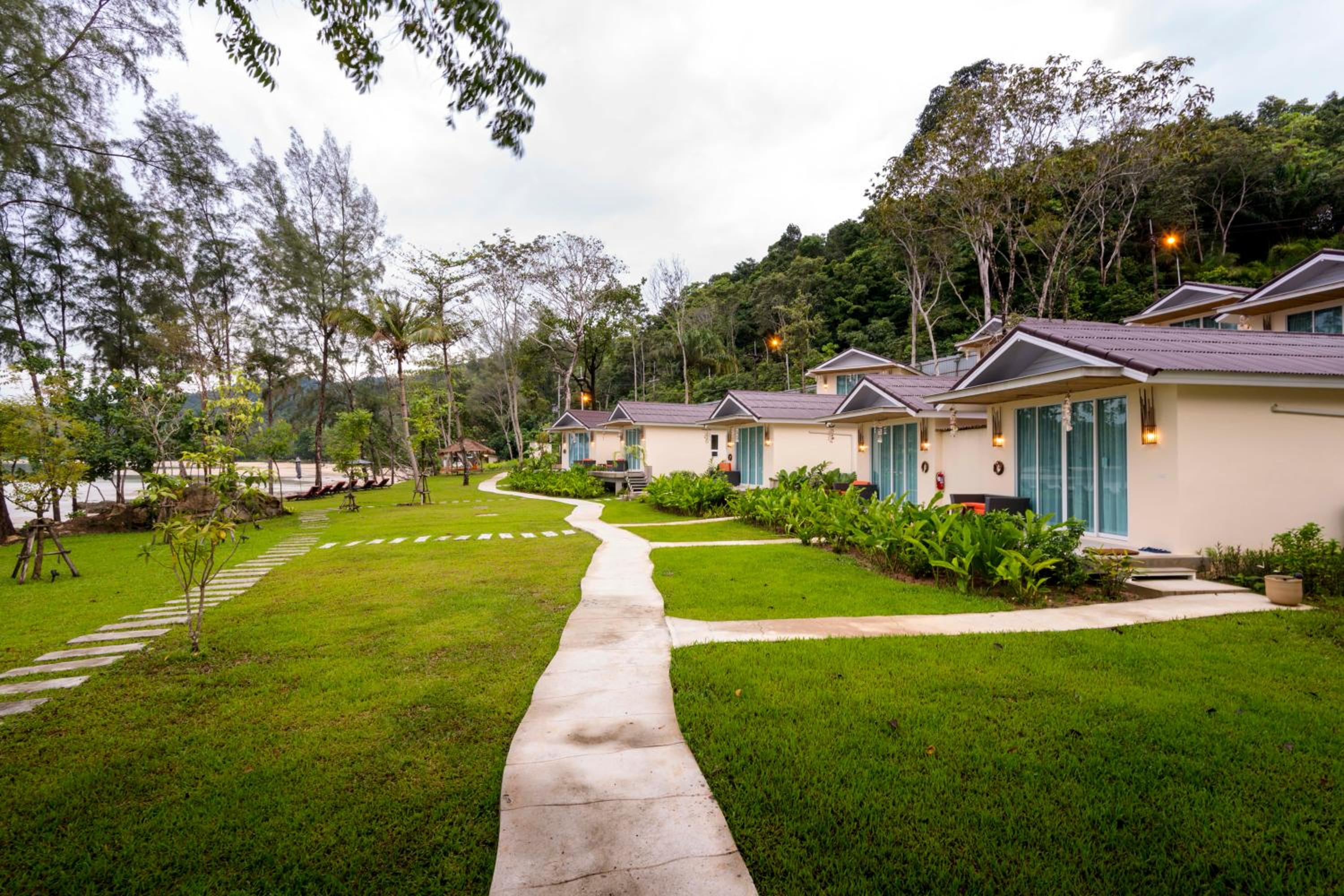 Bungalow - Beach Front photo 3