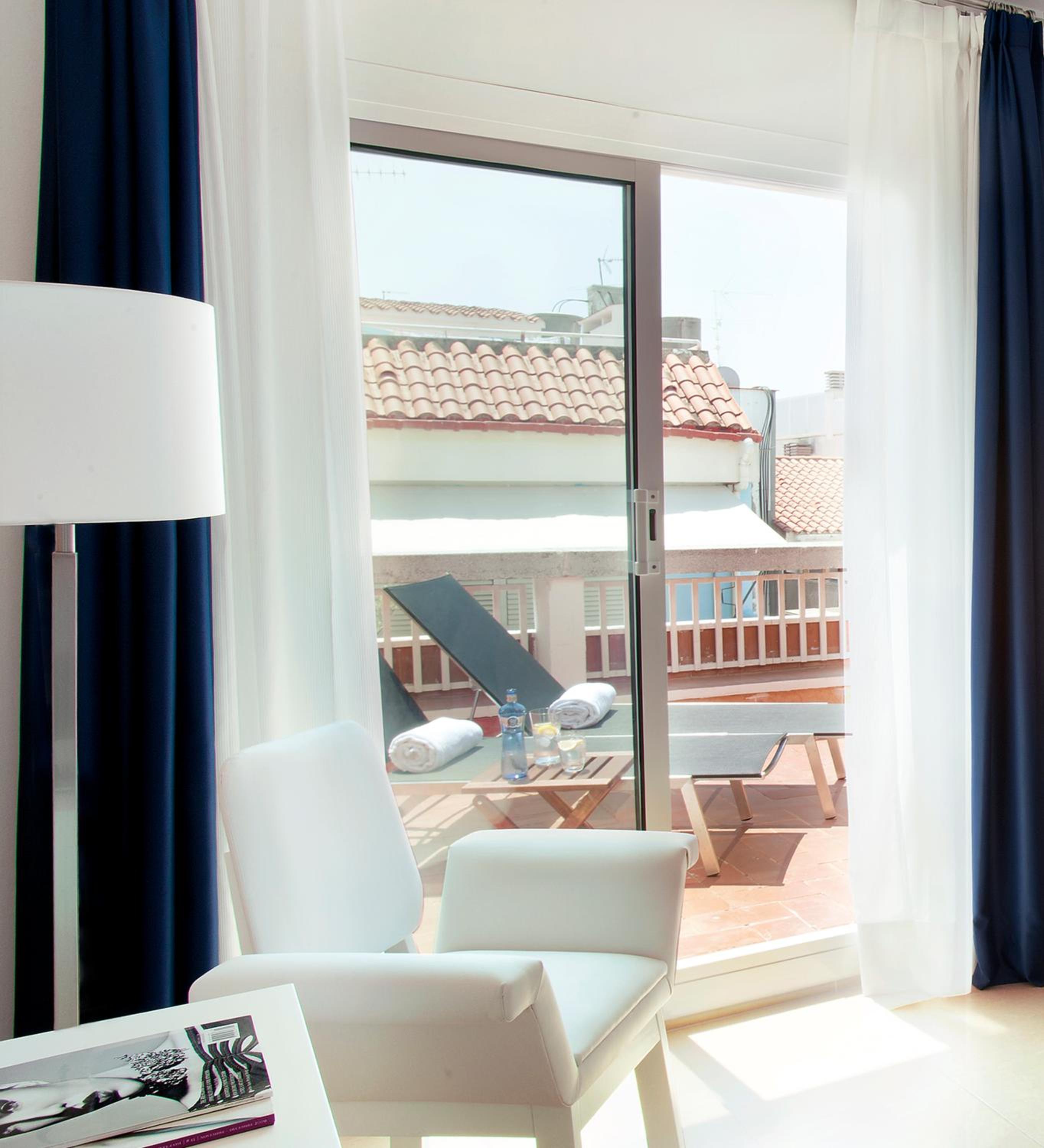 Double Room with Terrace - Photo 3