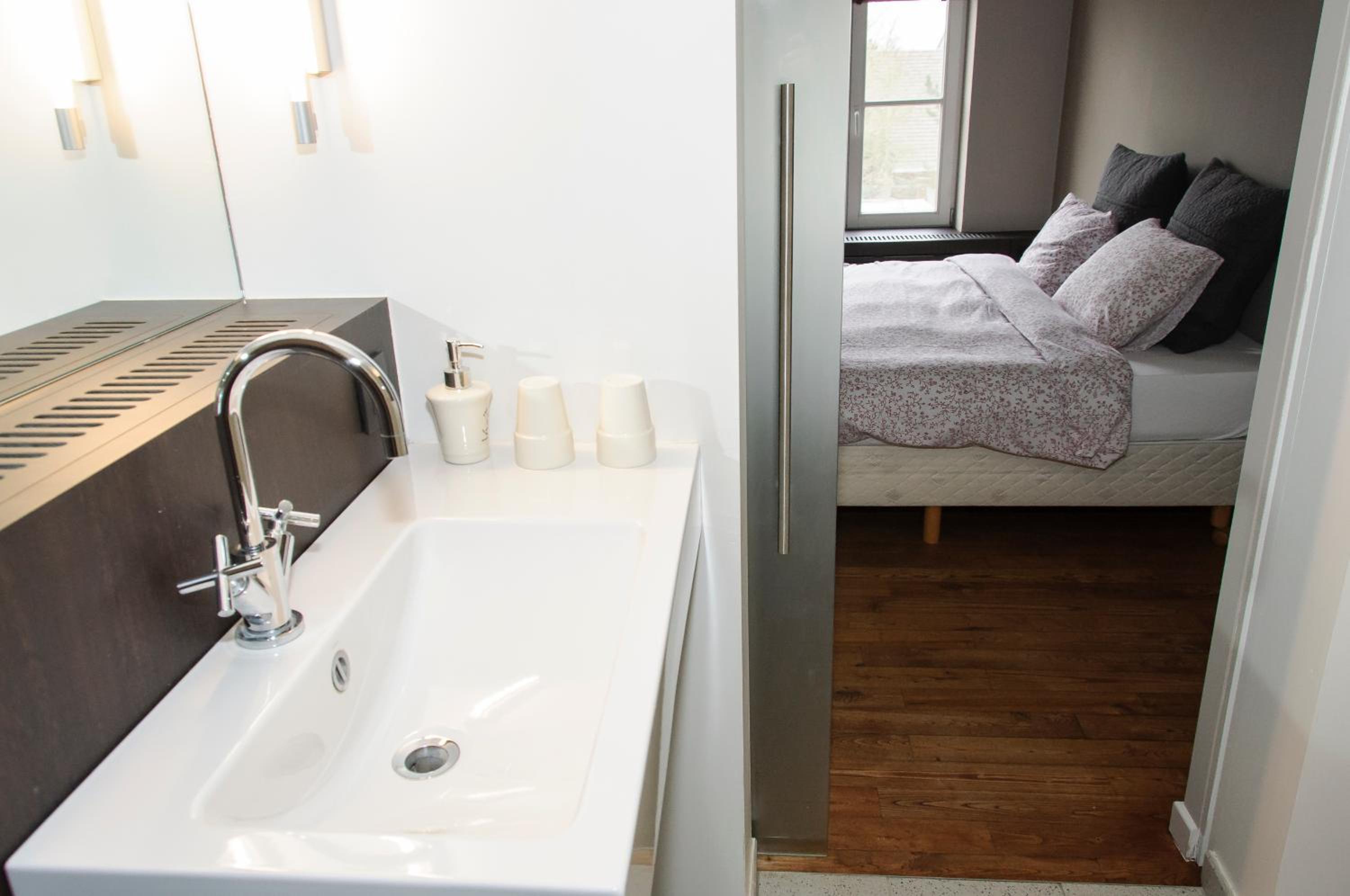 Large Double Room - Photo 20