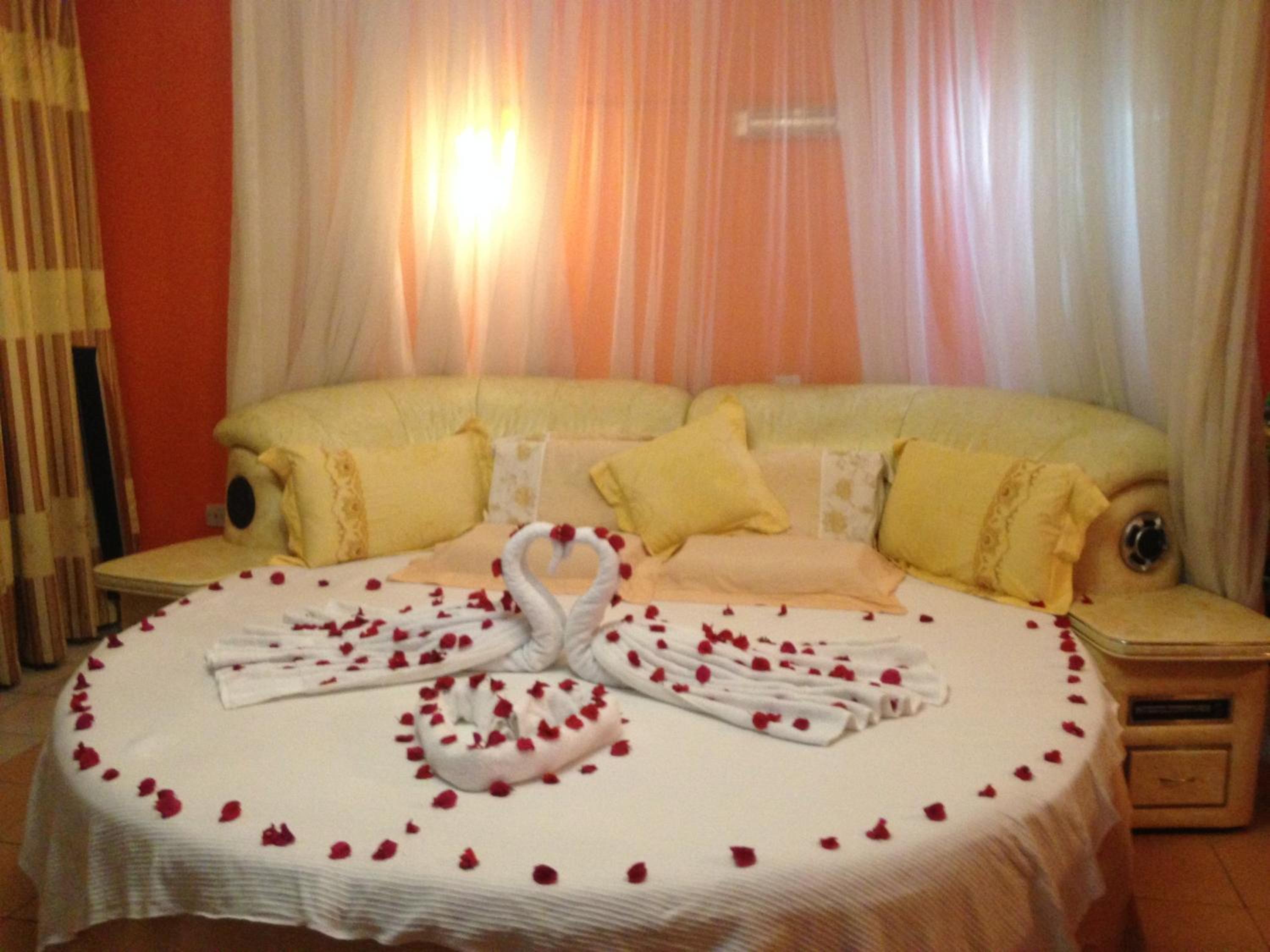 King Suite with Balcony photo 1