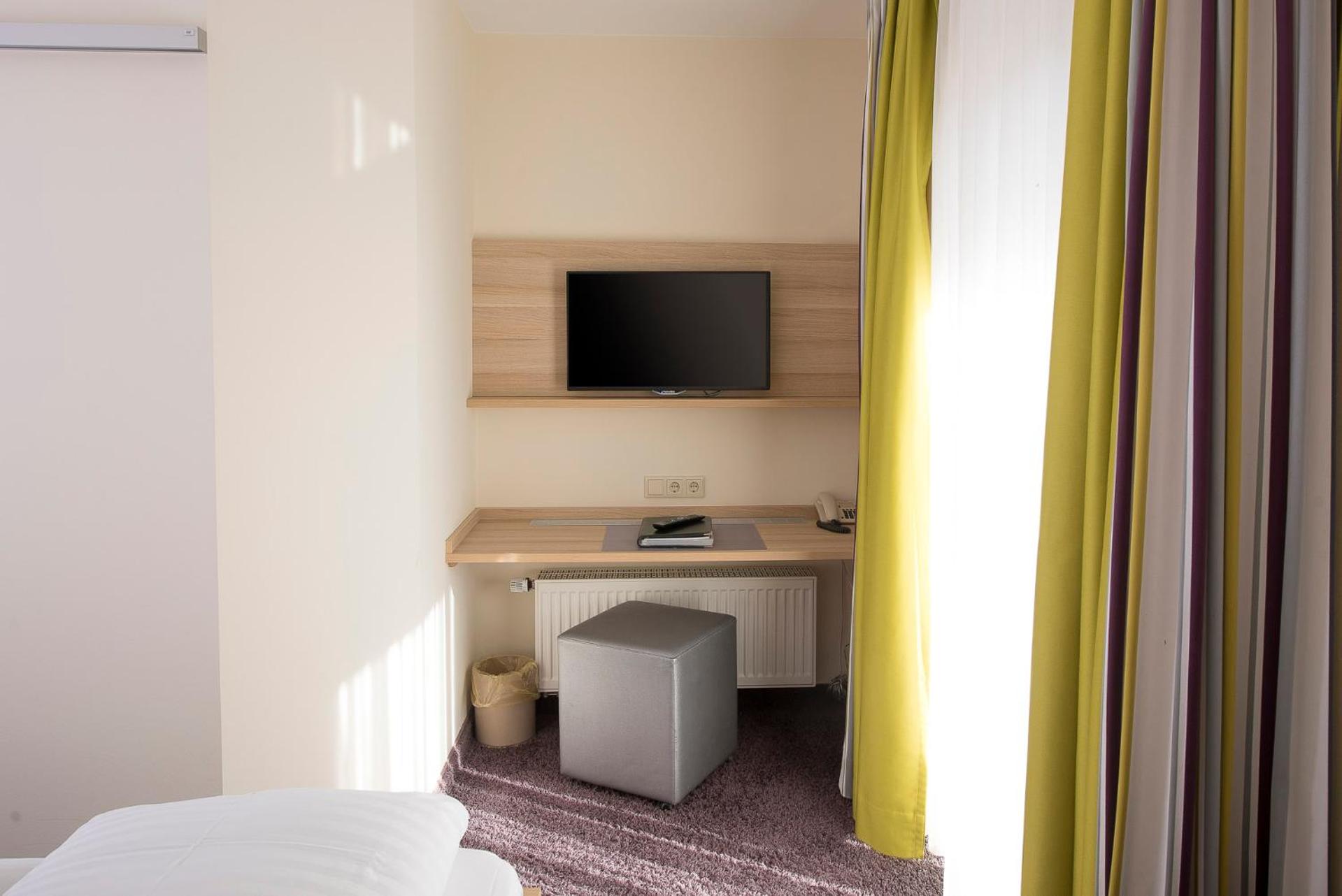 Economy Double Room - Photo 3