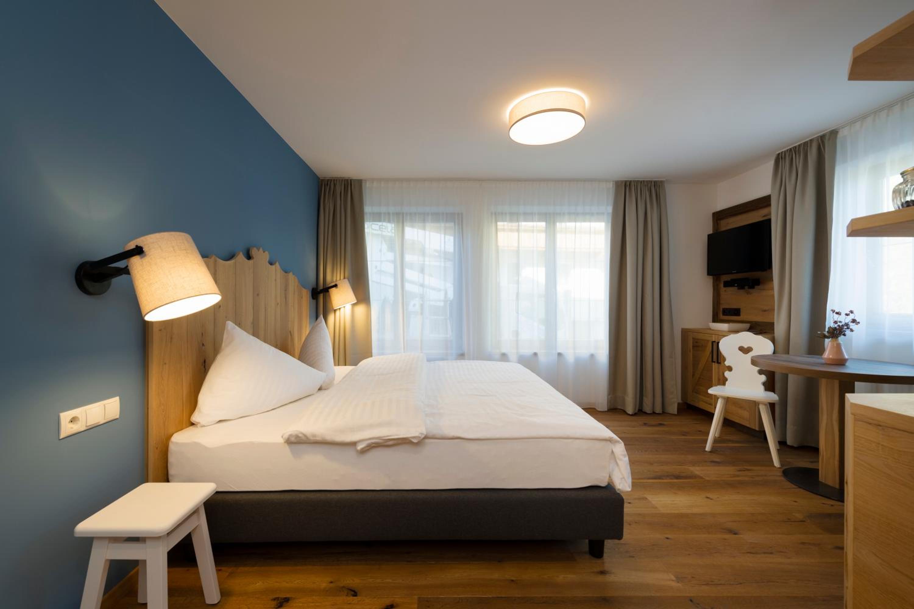 Studio Apartment - Photo 1
