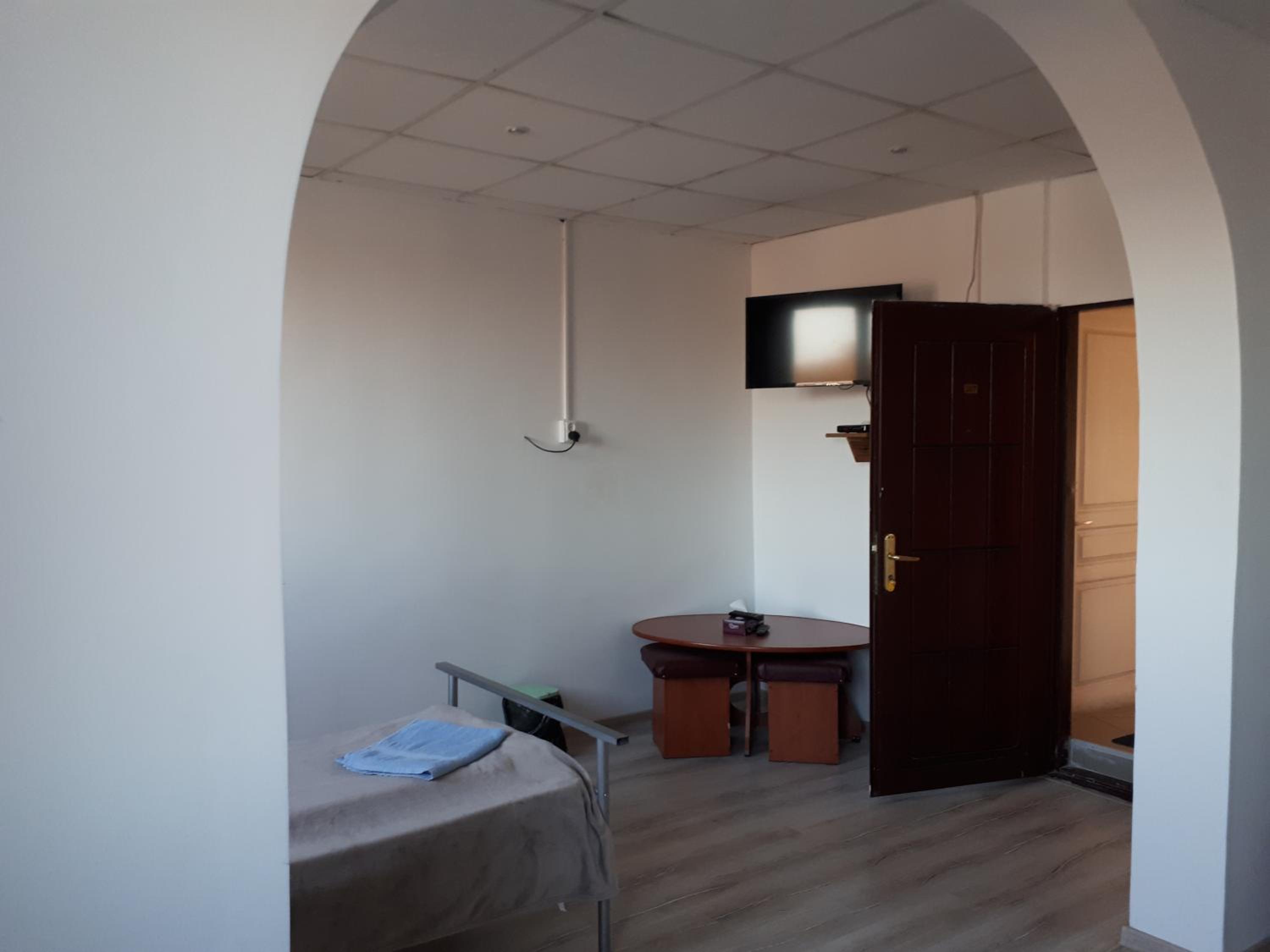 Quadruple Room with Private Bathroom - Photo 2