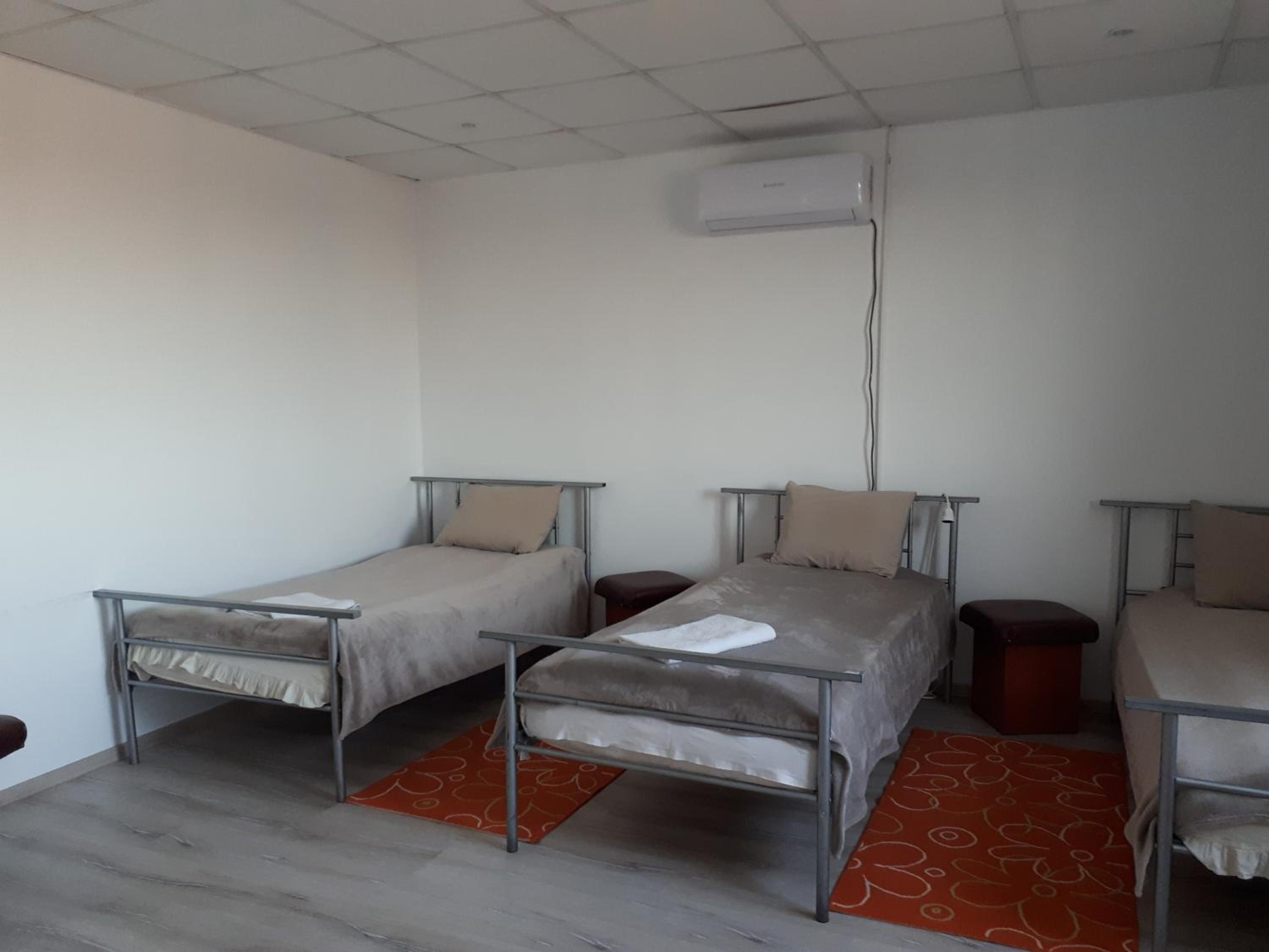 Quadruple Room with Private Bathroom - Photo 1