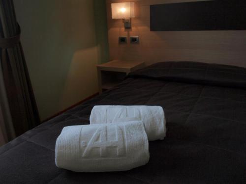 Double or Twin Room - Photo 2