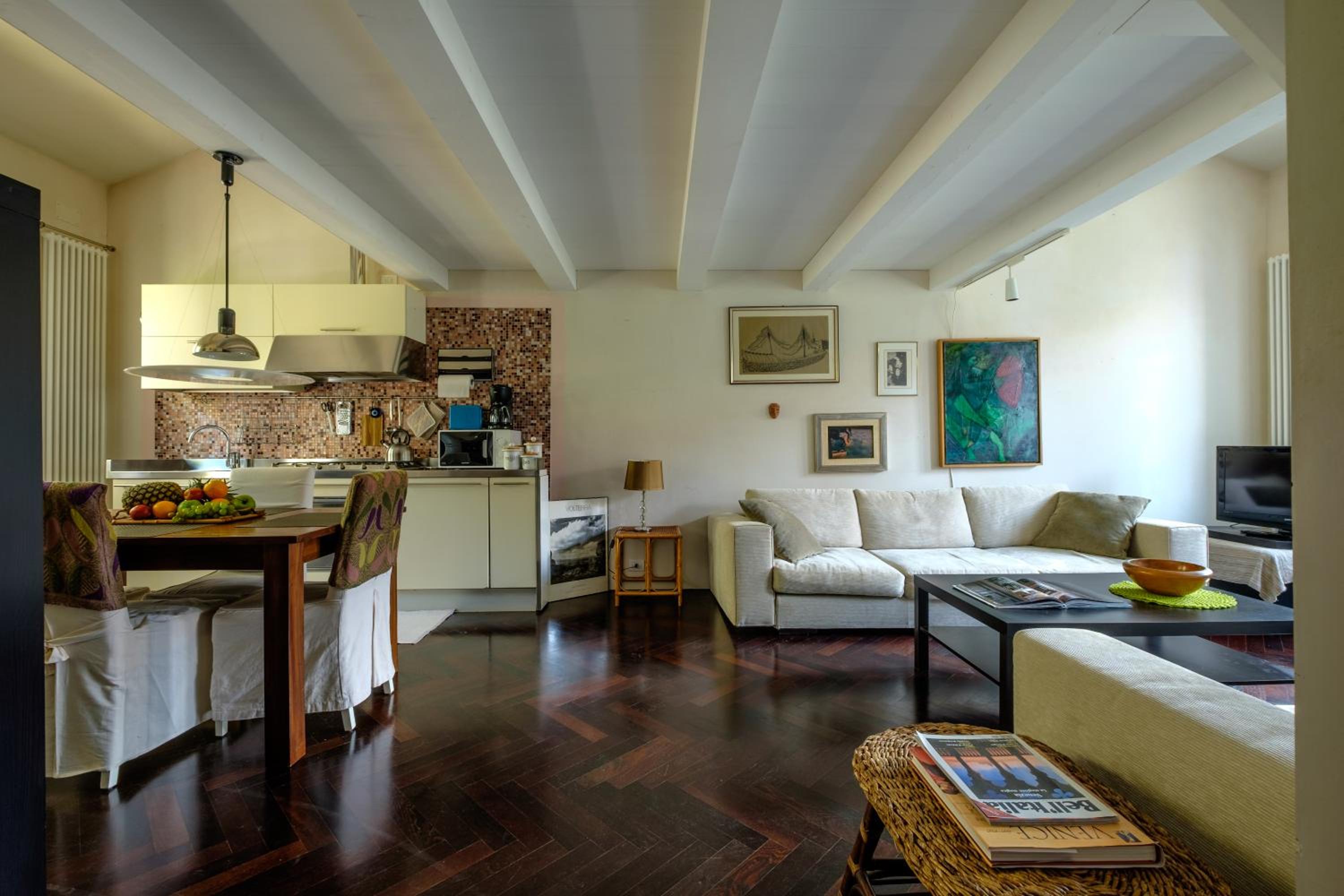 Apartment photo 3