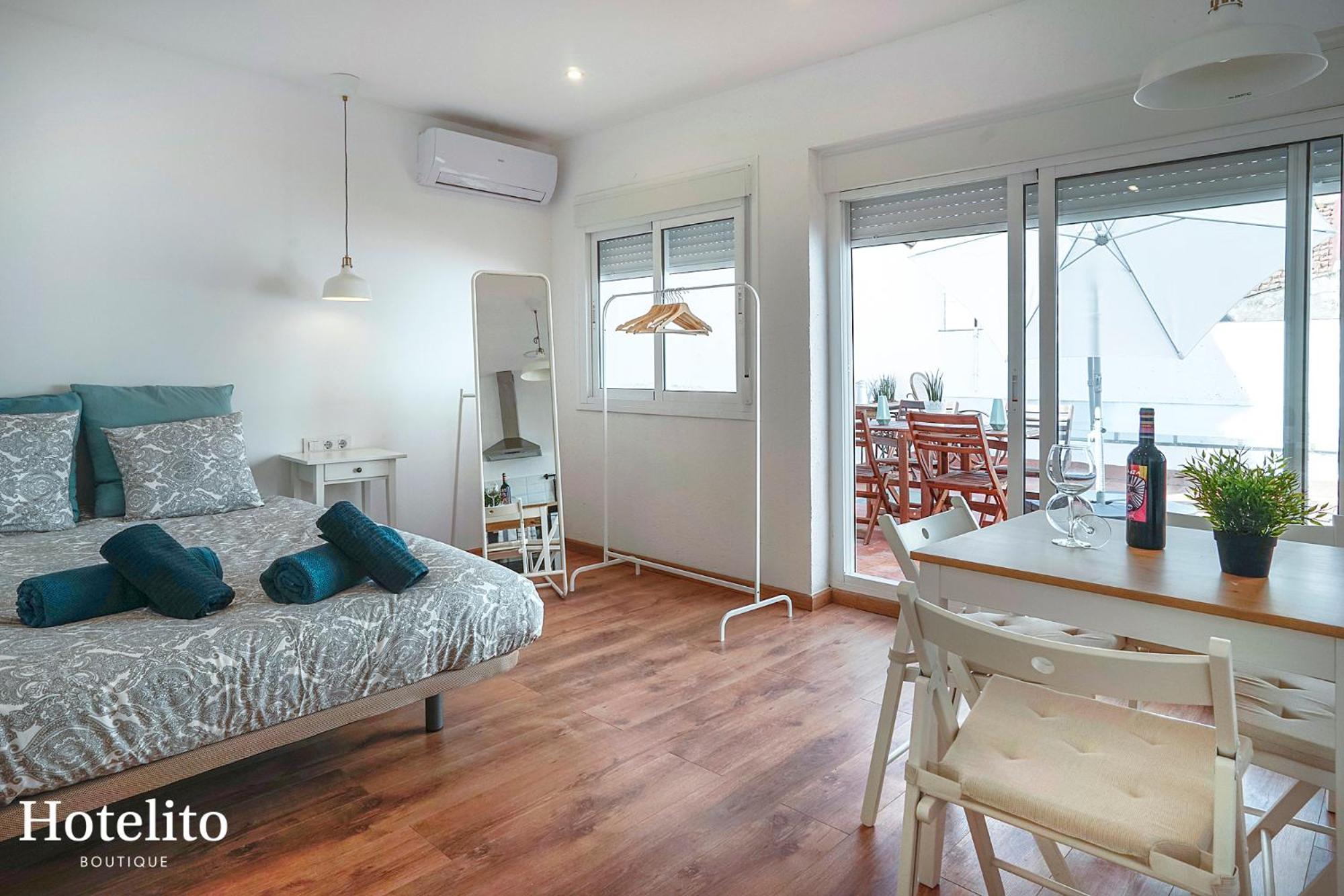 Estudio con terraza