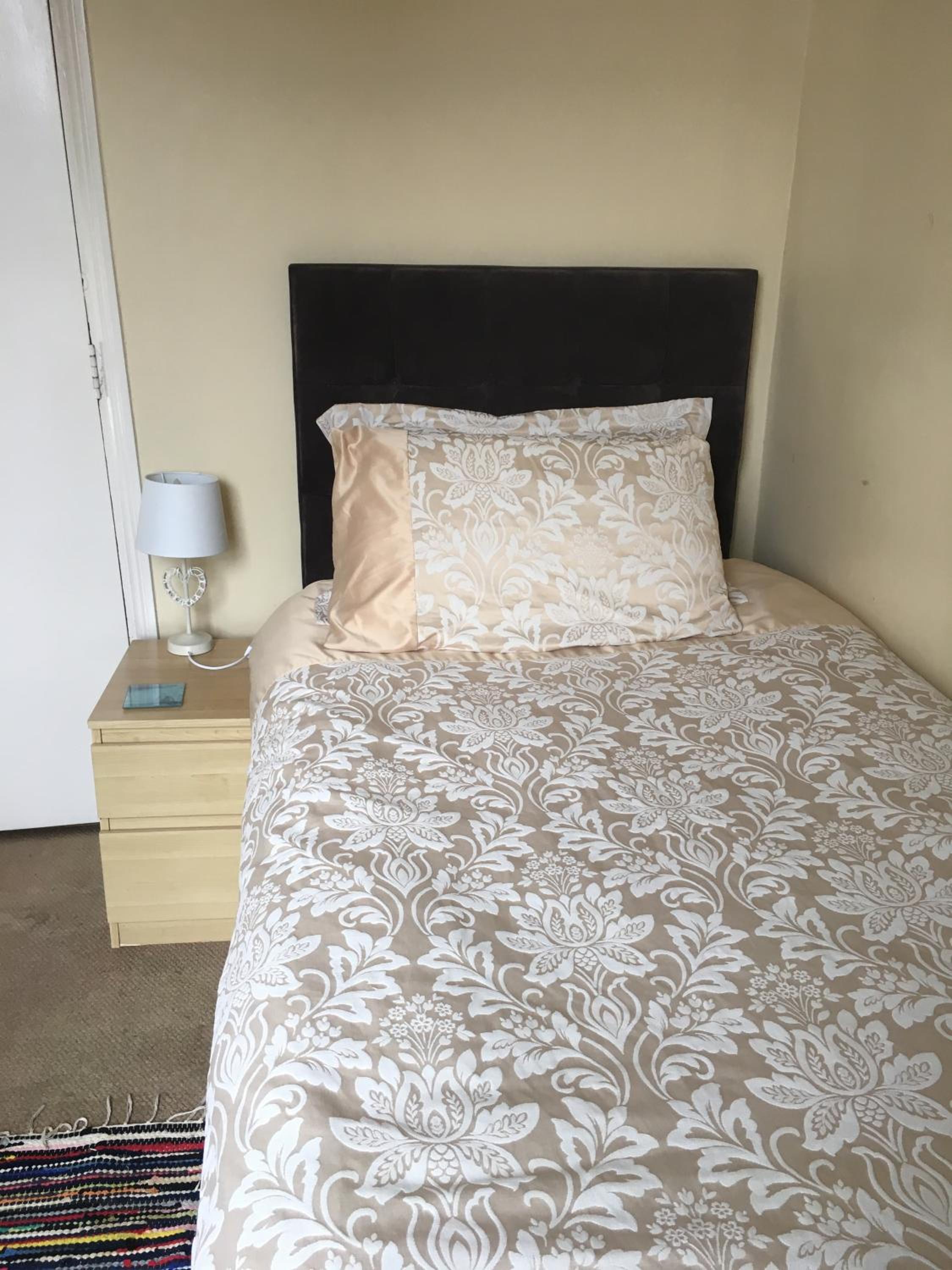 Single Room with Shared Bathroom photo 1