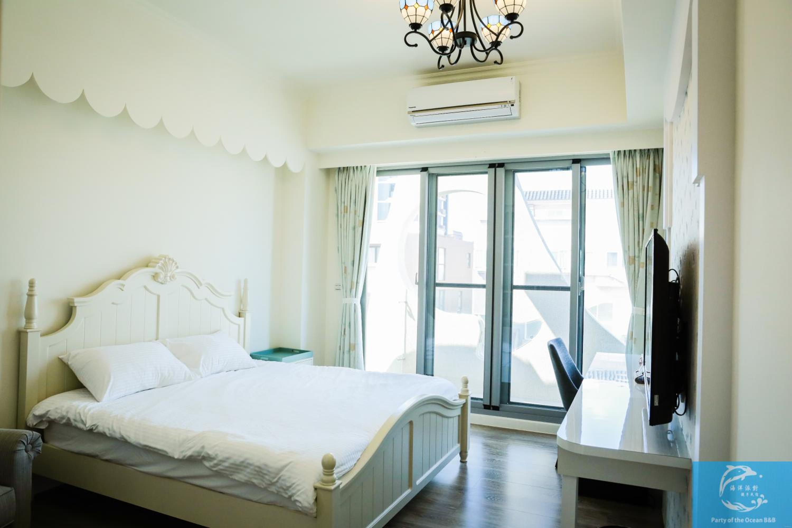 Deluxe Double Room with Balcony - Photo 2