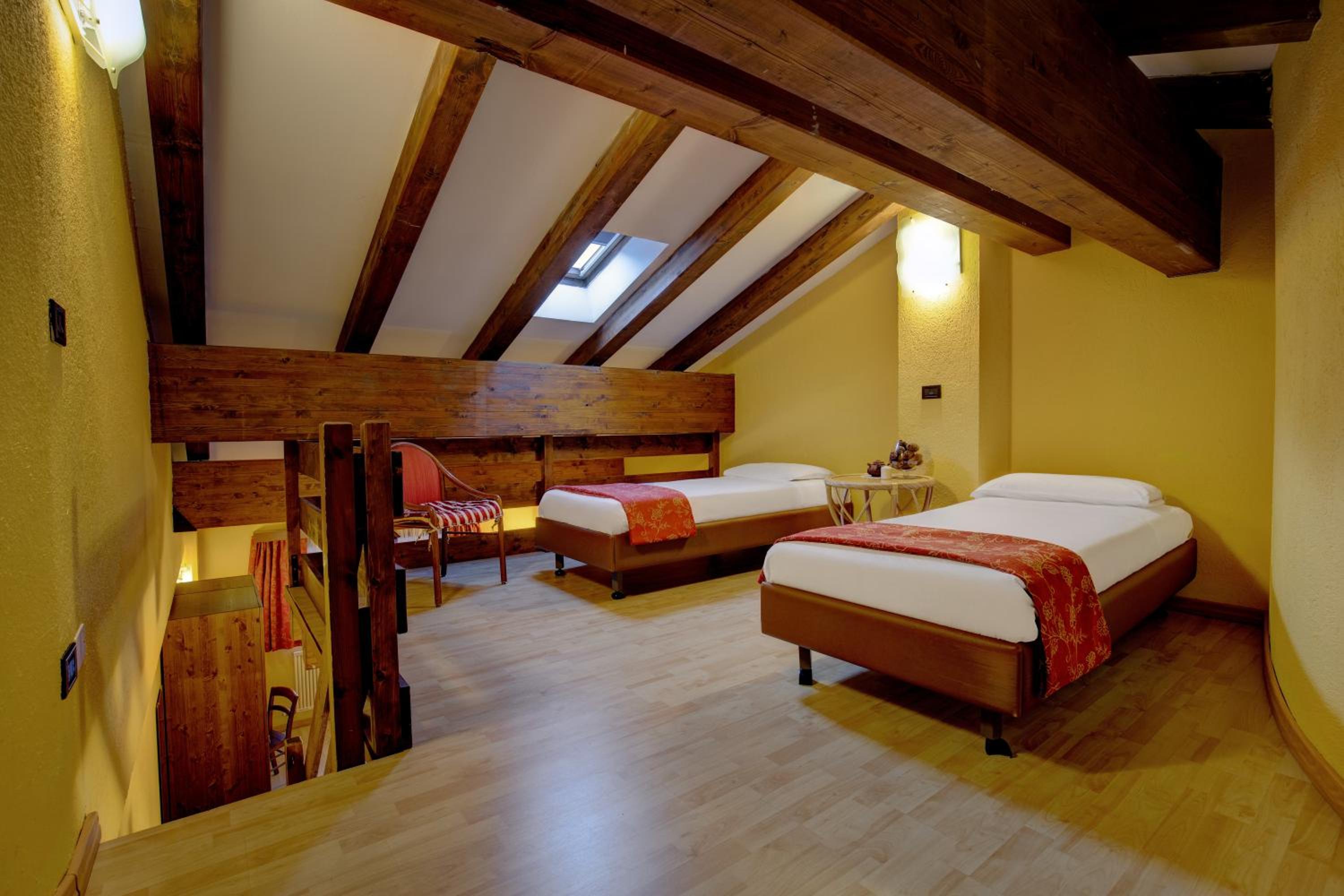 Standard Quadruple Room - Photo 6