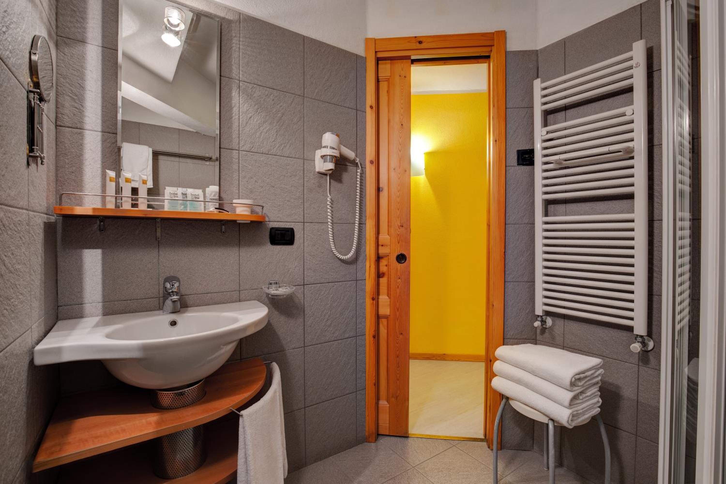 Standard Quadruple Room - Photo 3