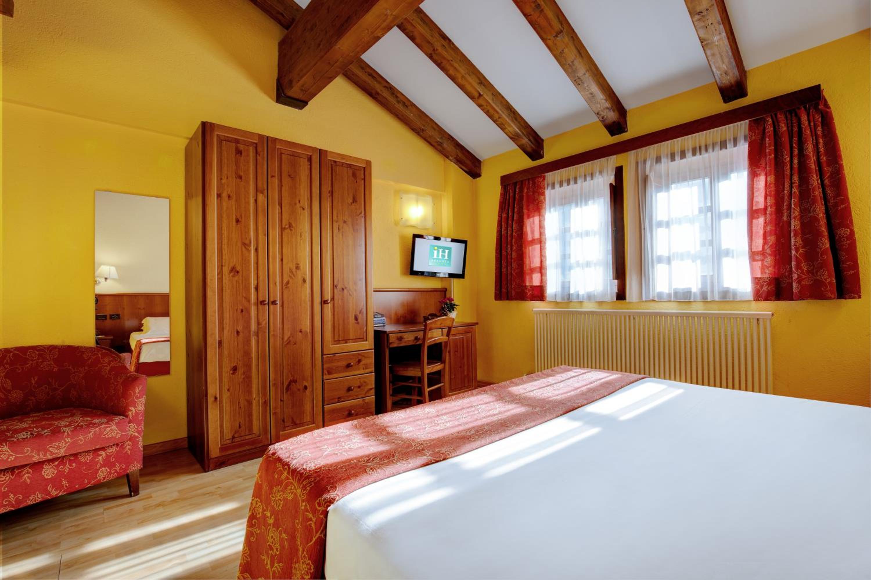Standard Twin Room - Photo 6