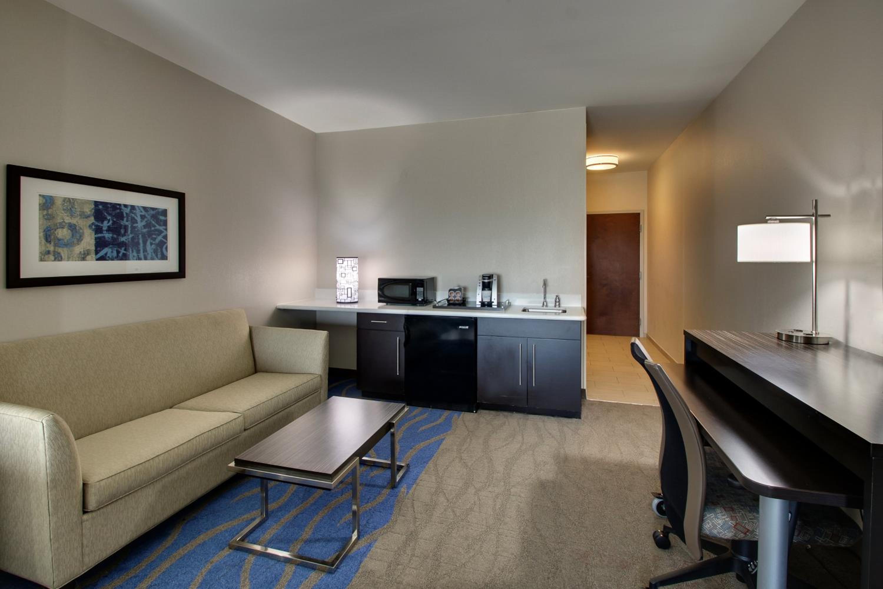 King Suite with Disability Access and Bathtub - Non Smoking